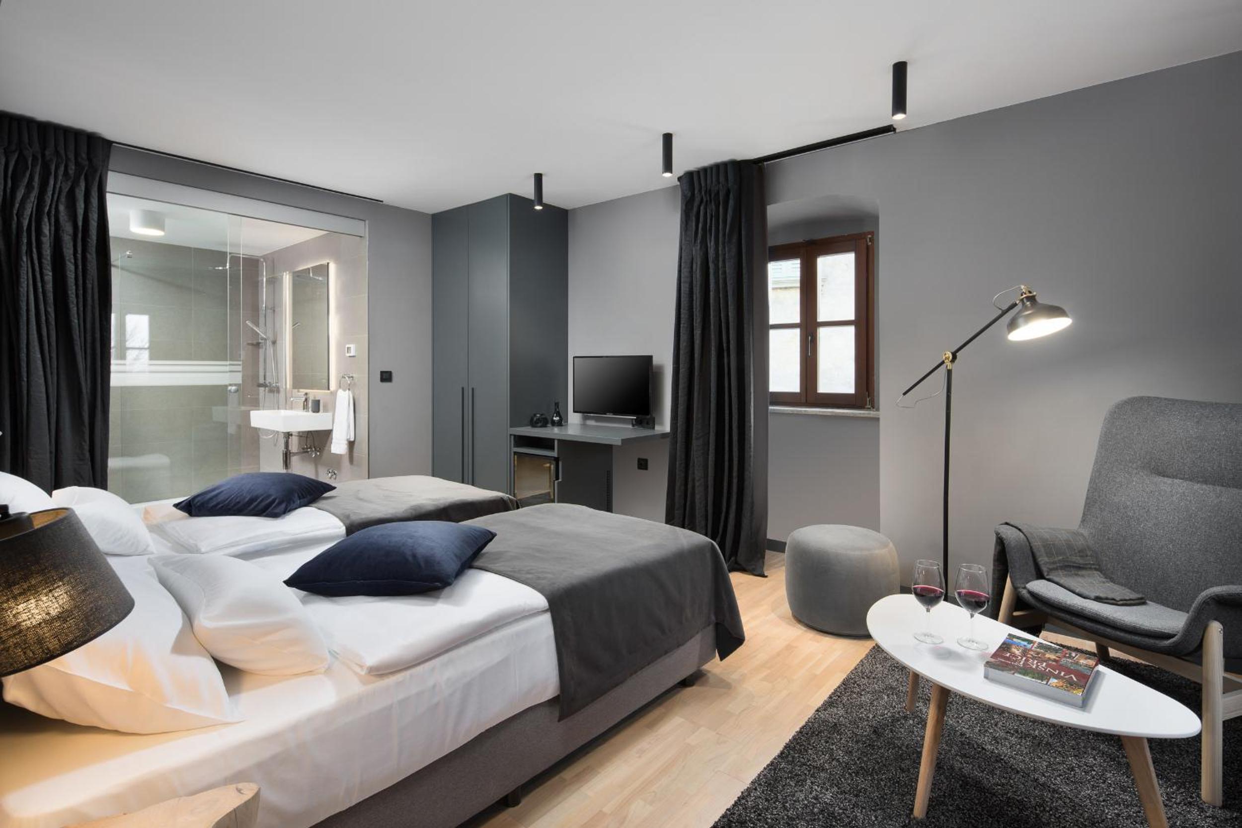 Deluxe Double or Twin Room photo 1
