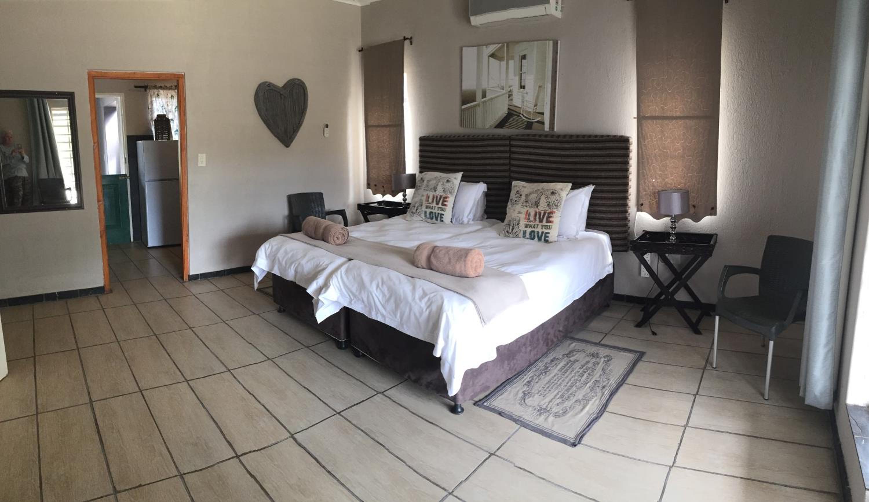 Twin Room with Private Bathroom