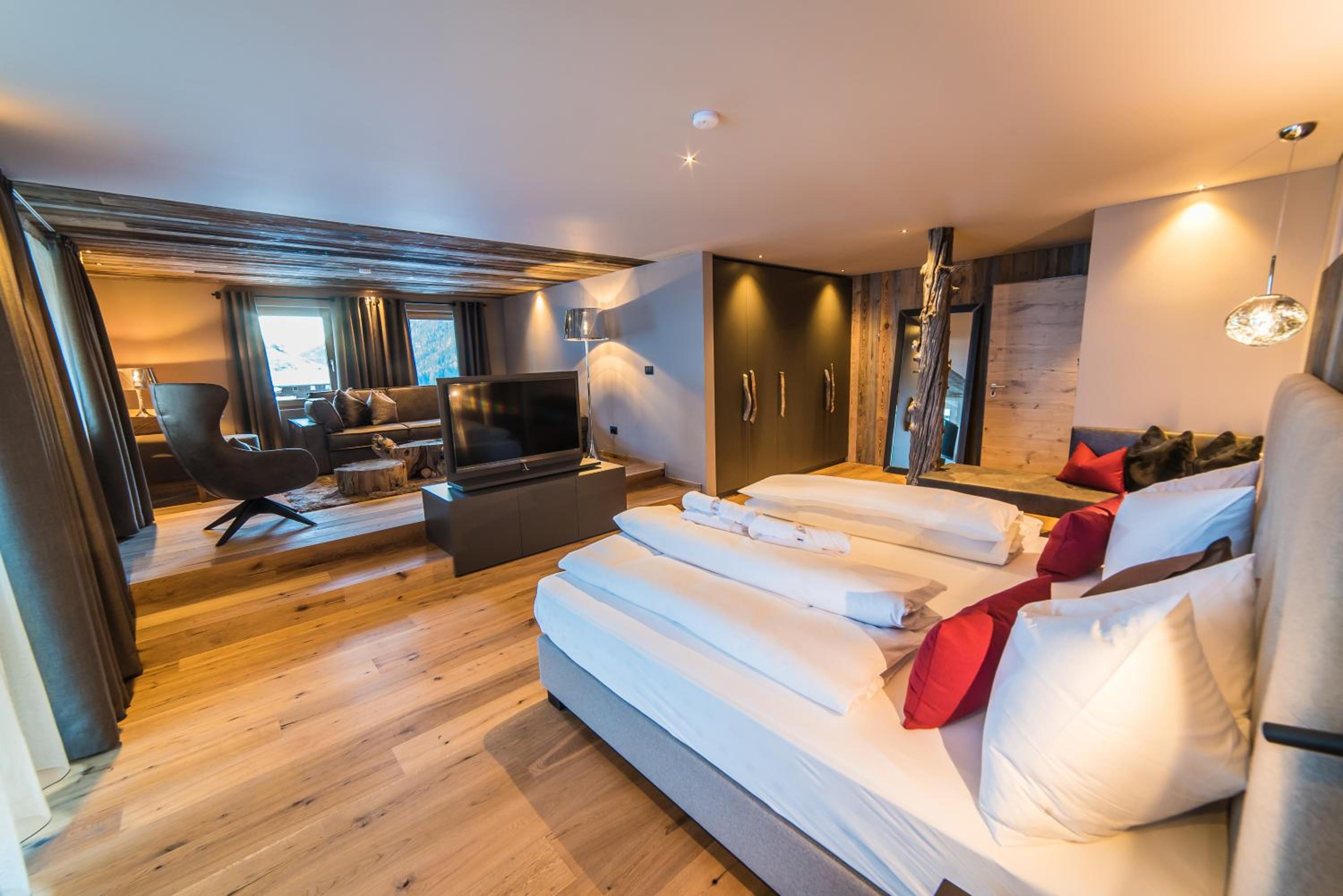Deluxe Suite