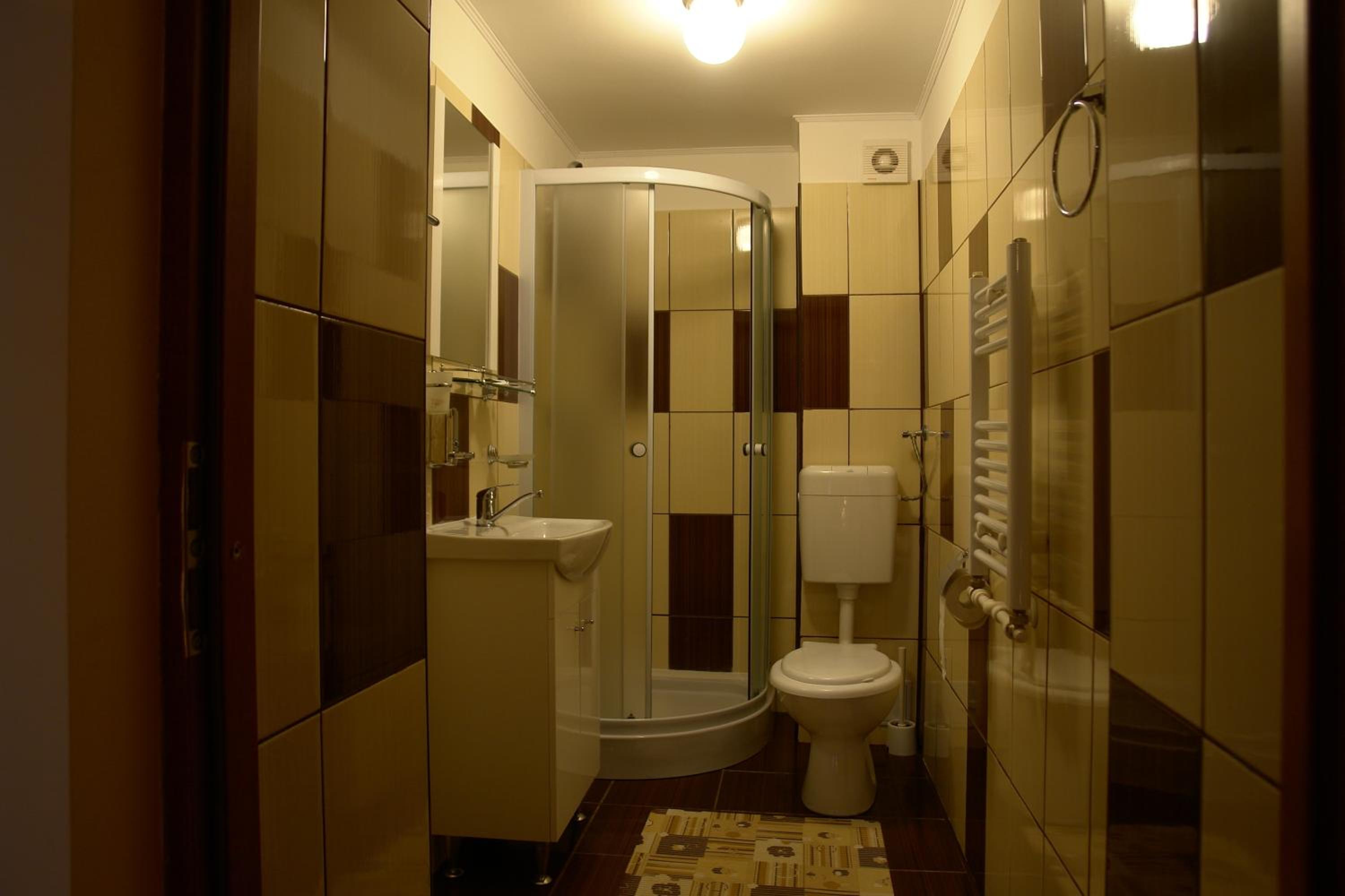 Triple Room - Photo 13
