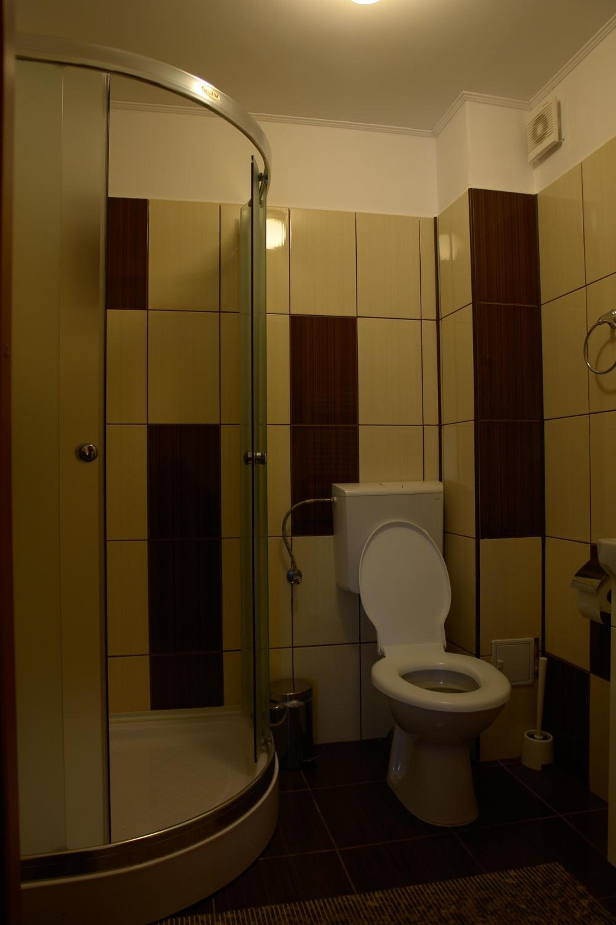 Double Room - Photo 11