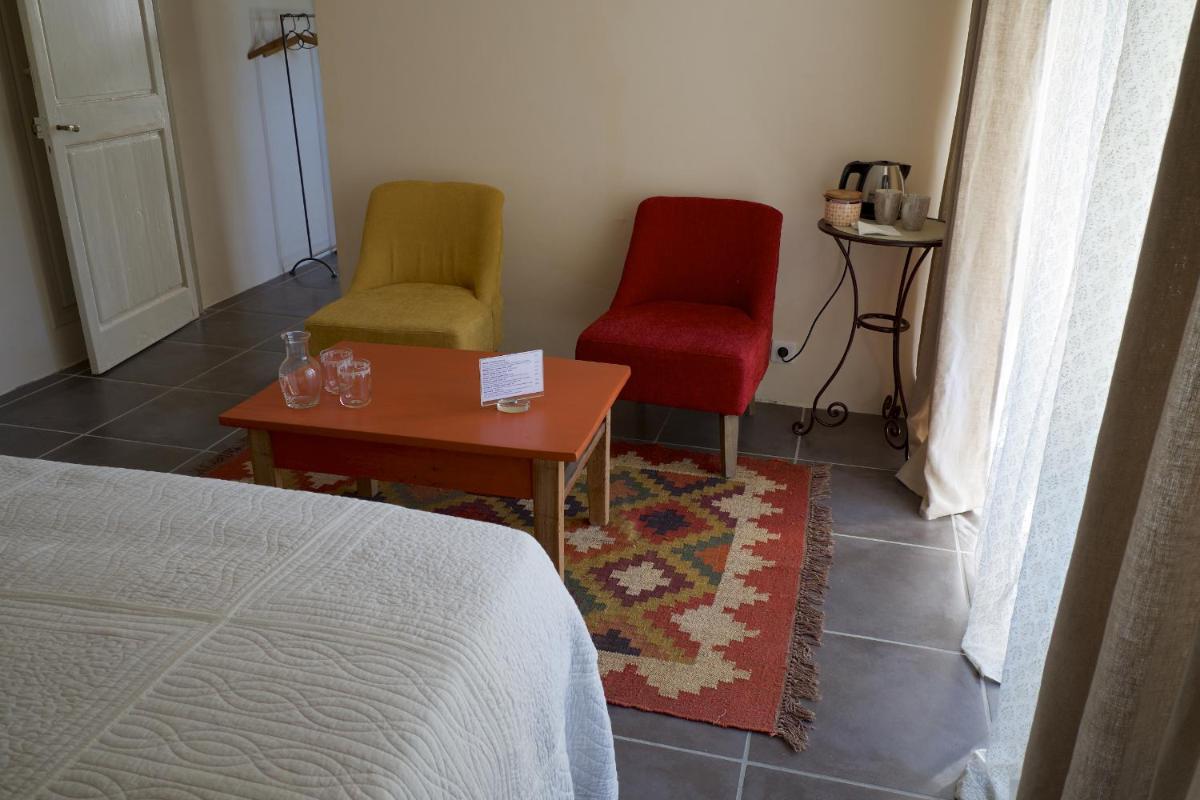 Family Room with Garden View photo 3