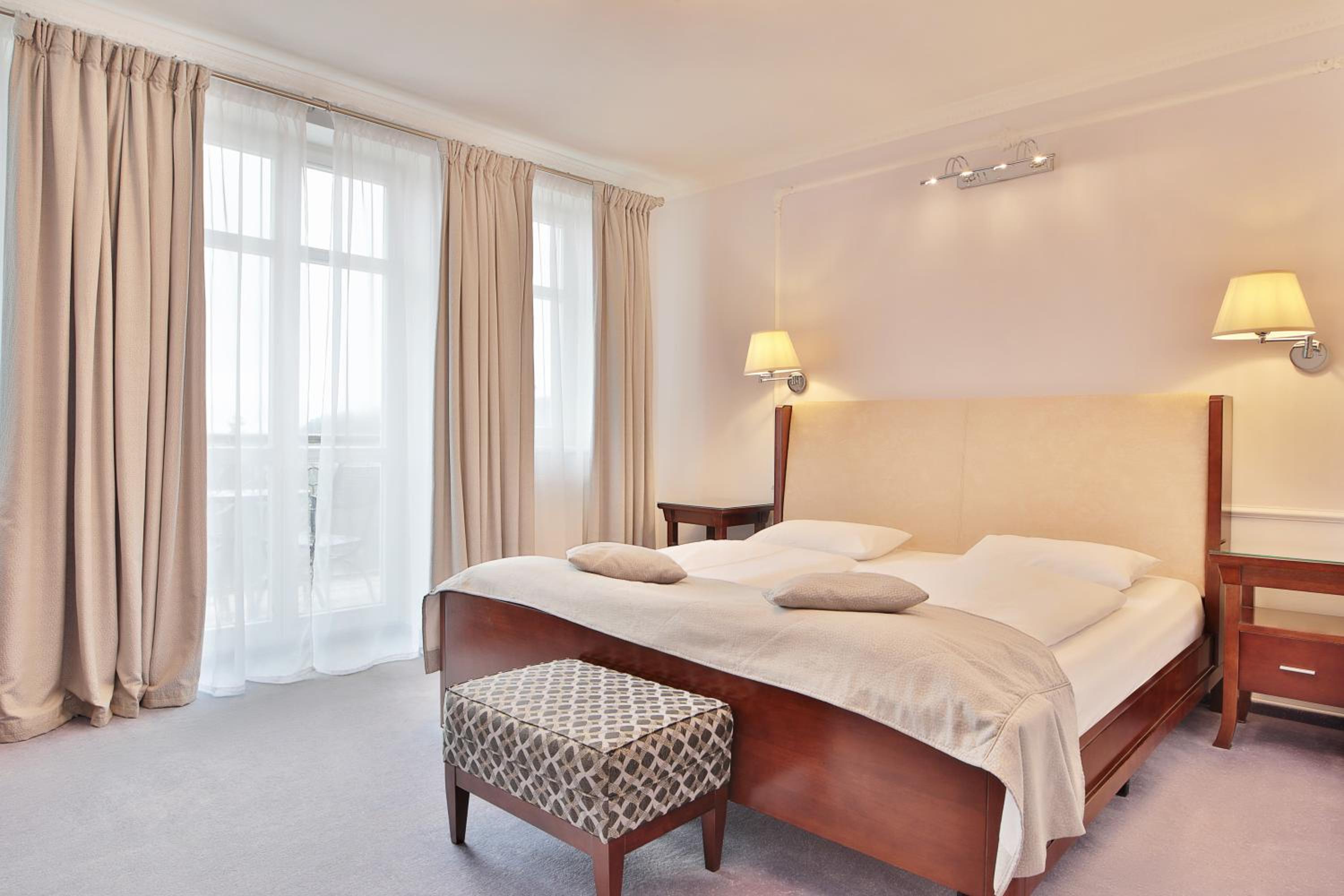 Deluxe Room with Balcony and Colonnade View - Photo 1