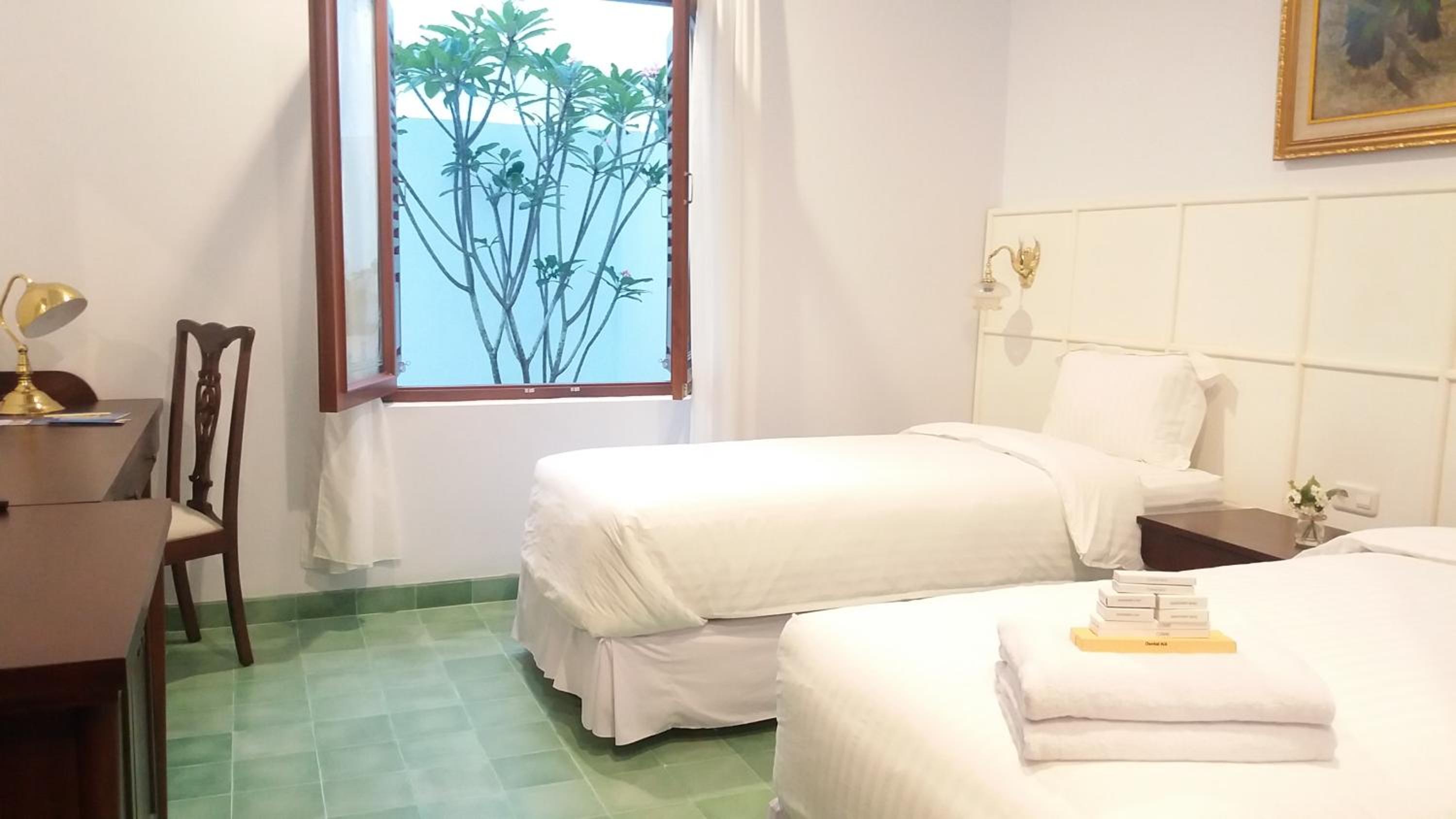 Superior Double or Twin Room - Photo 8