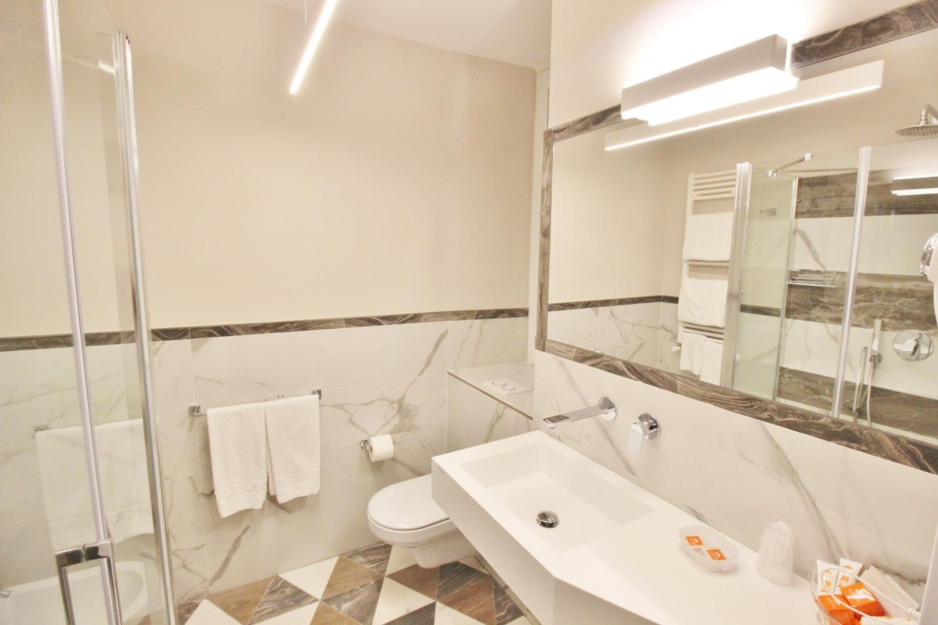 Executive Room - Annex Building thumbnail 5