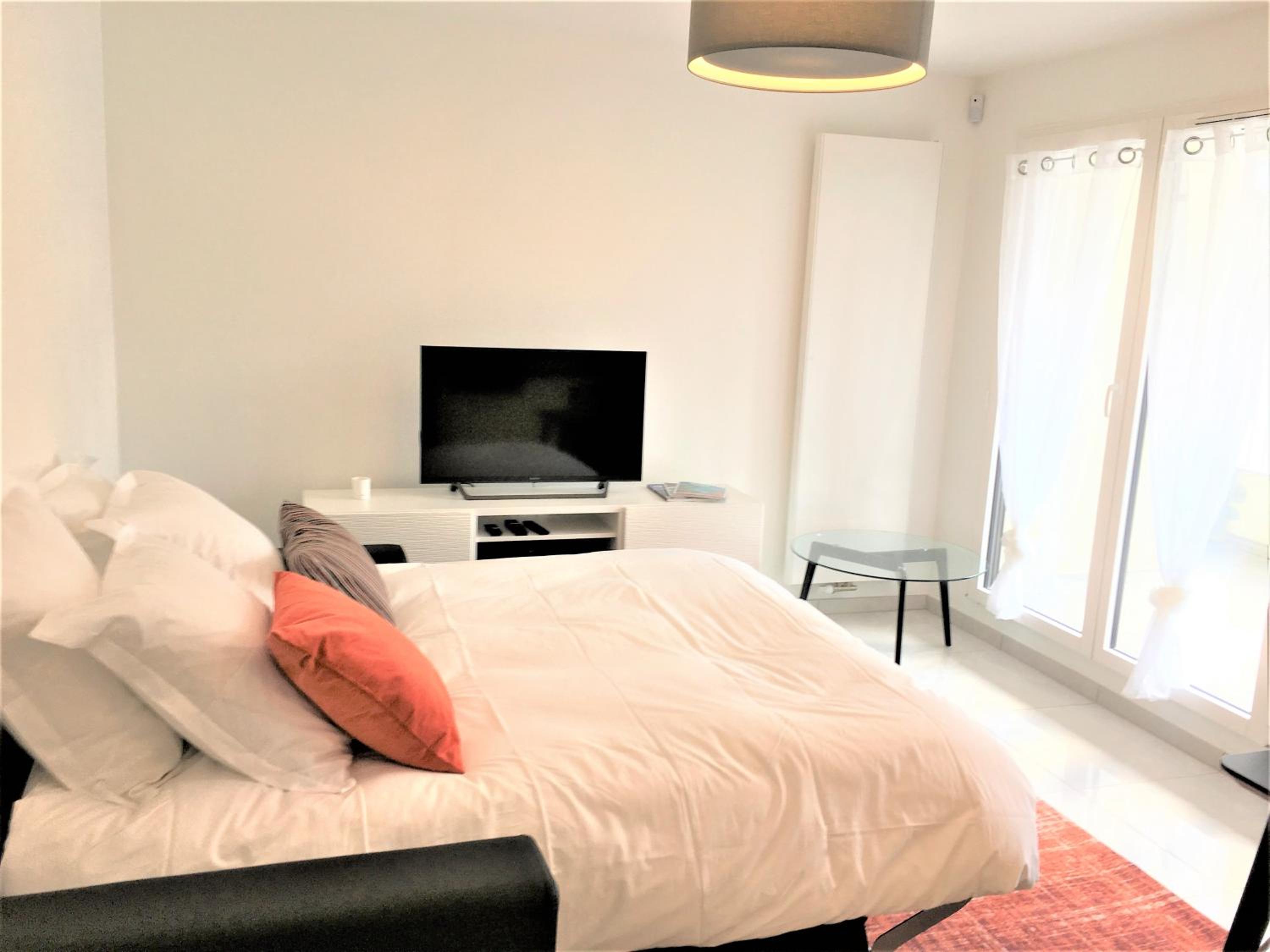 Apartment photo 2