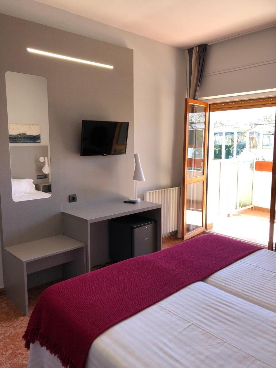 Triple Room with Balcony photo 1