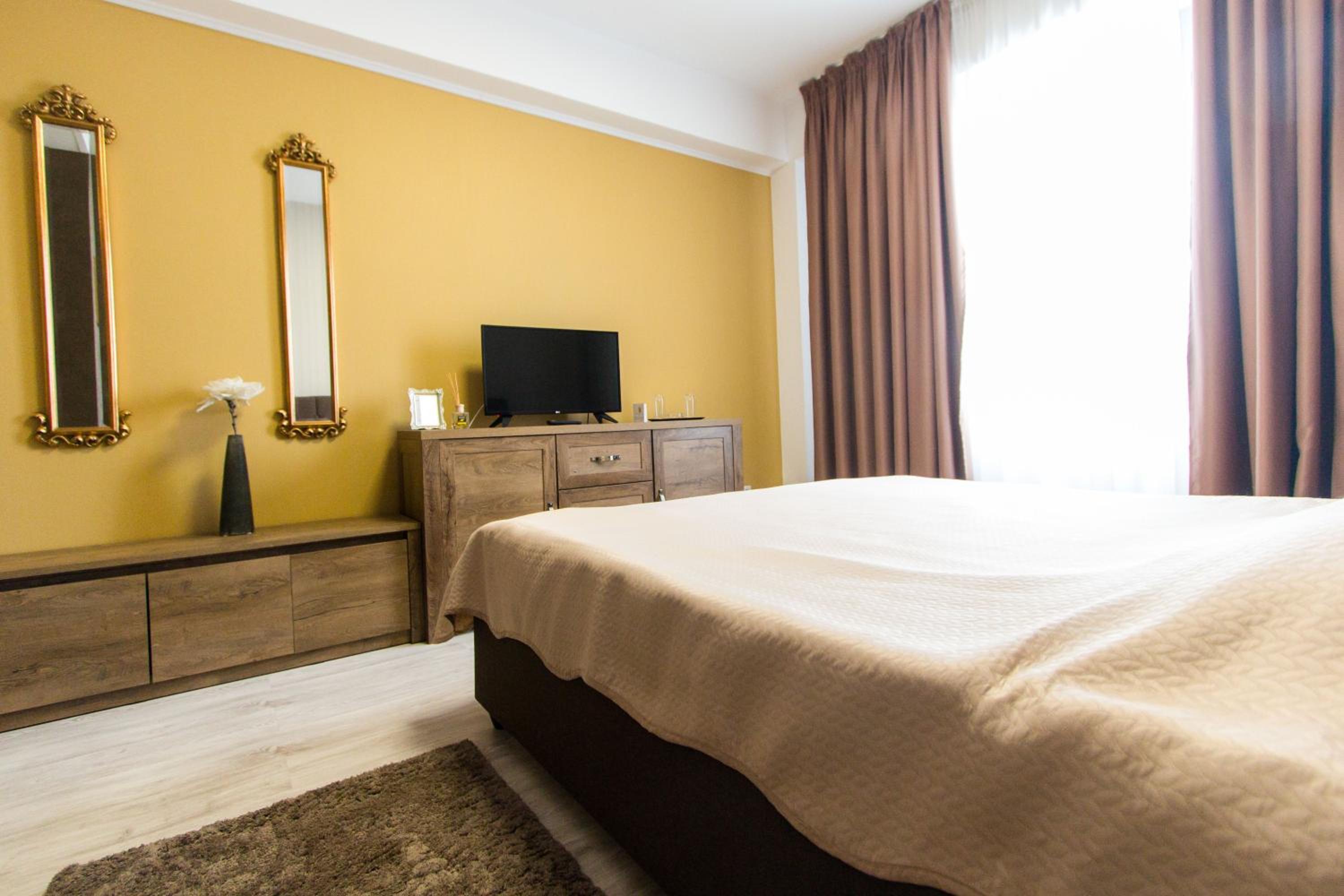 Deluxe Double Room - Photo 10
