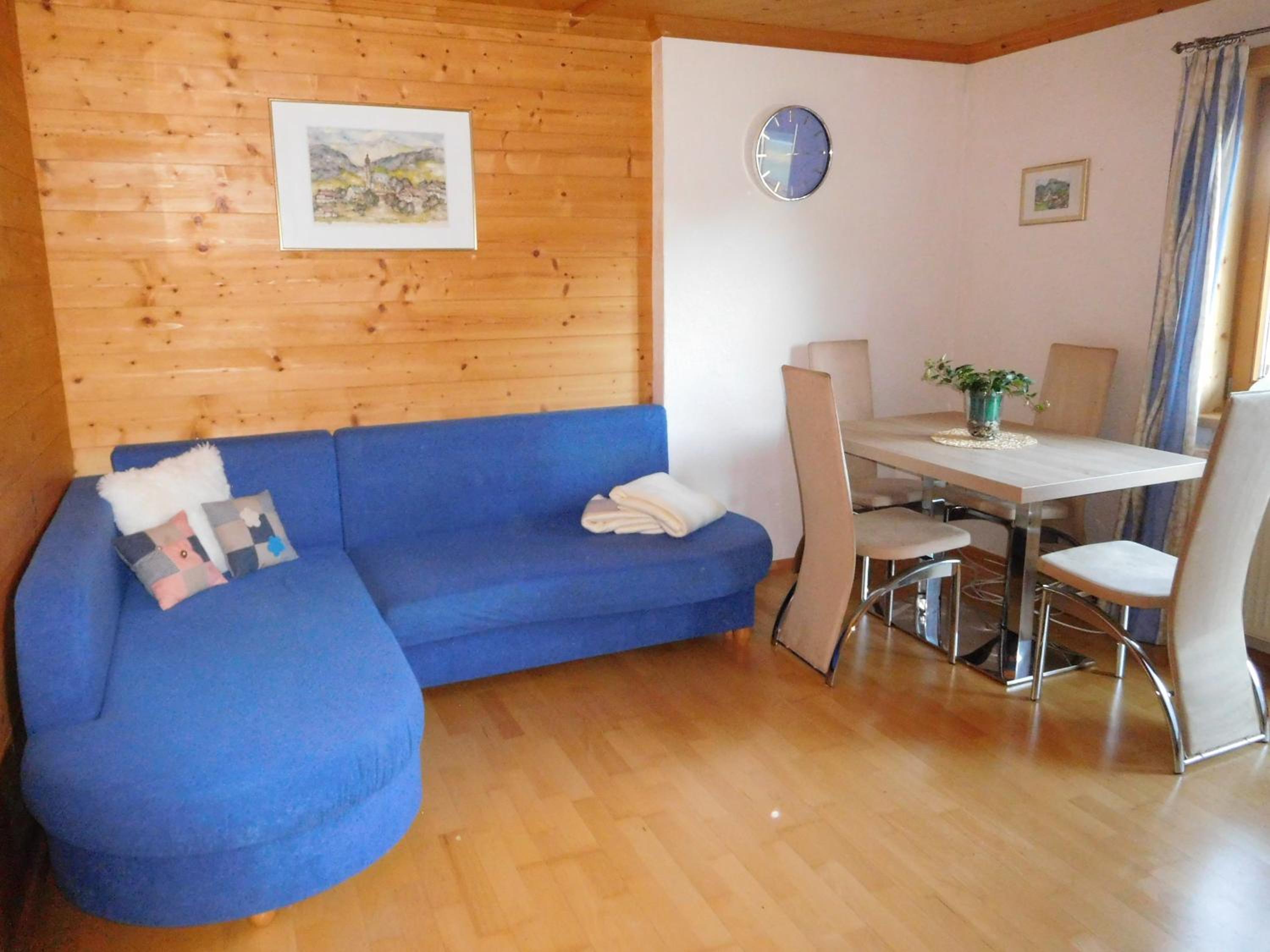 Apartment with Balcony - Photo 10