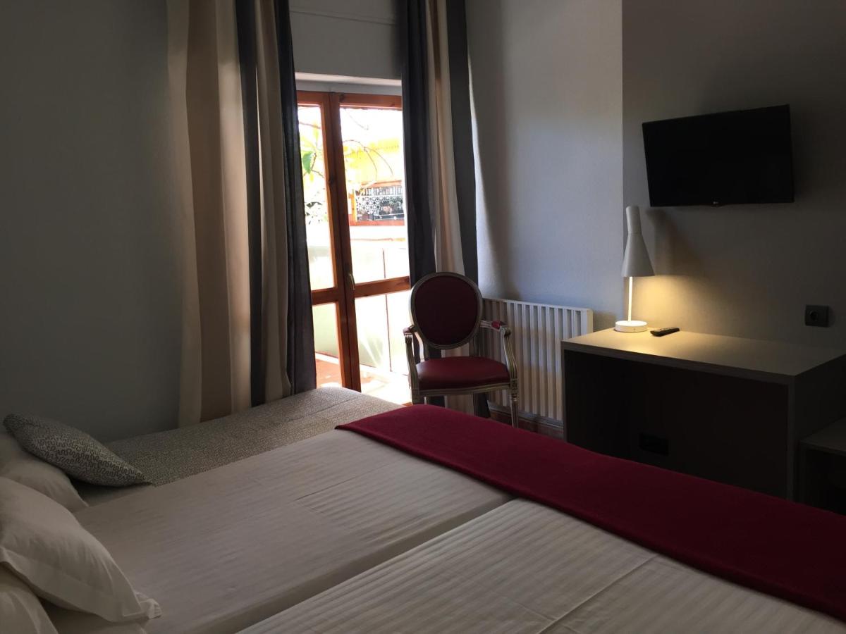 Triple Room with Balcony photo 3