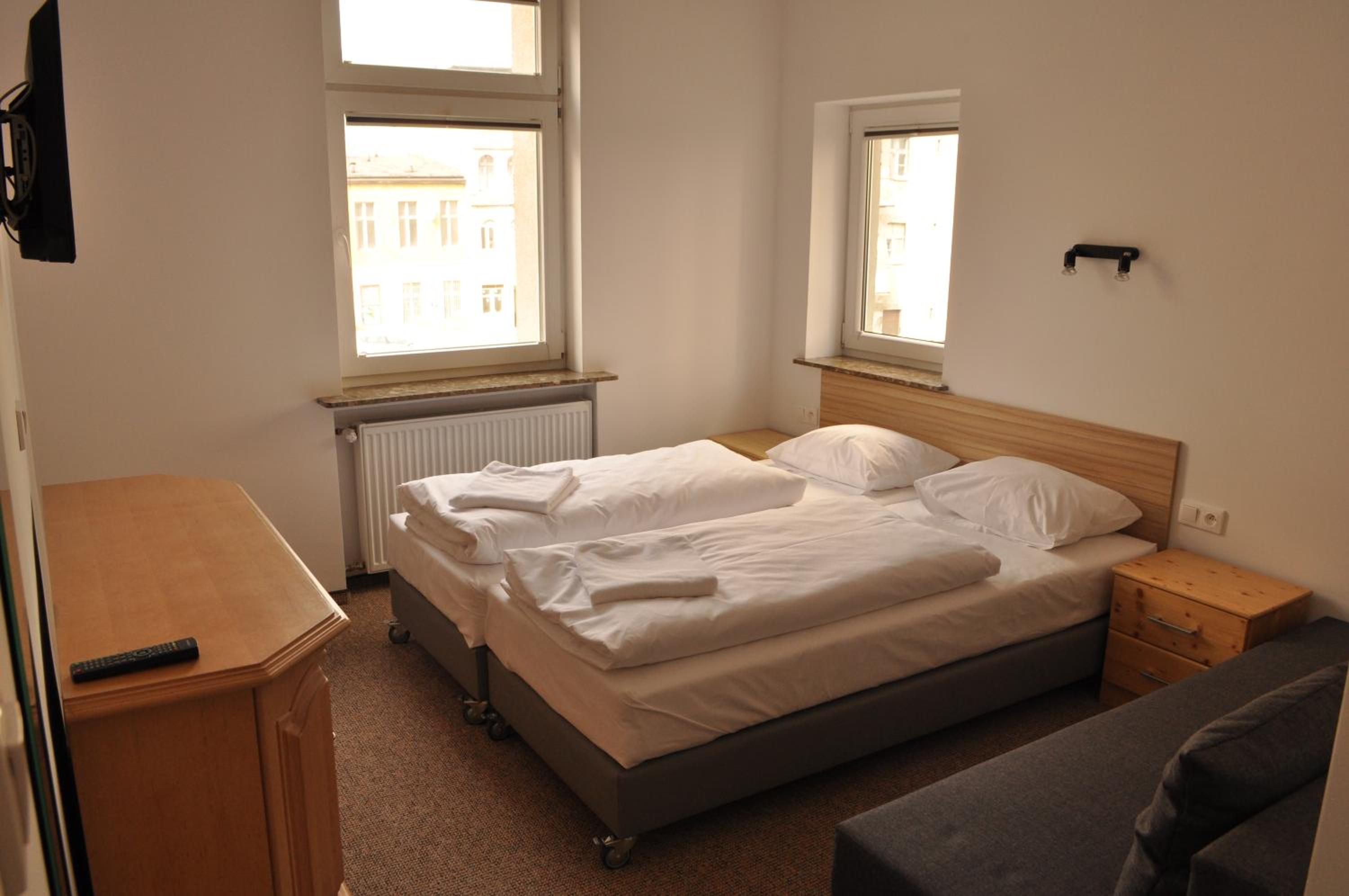 Economy Double Room photo 3