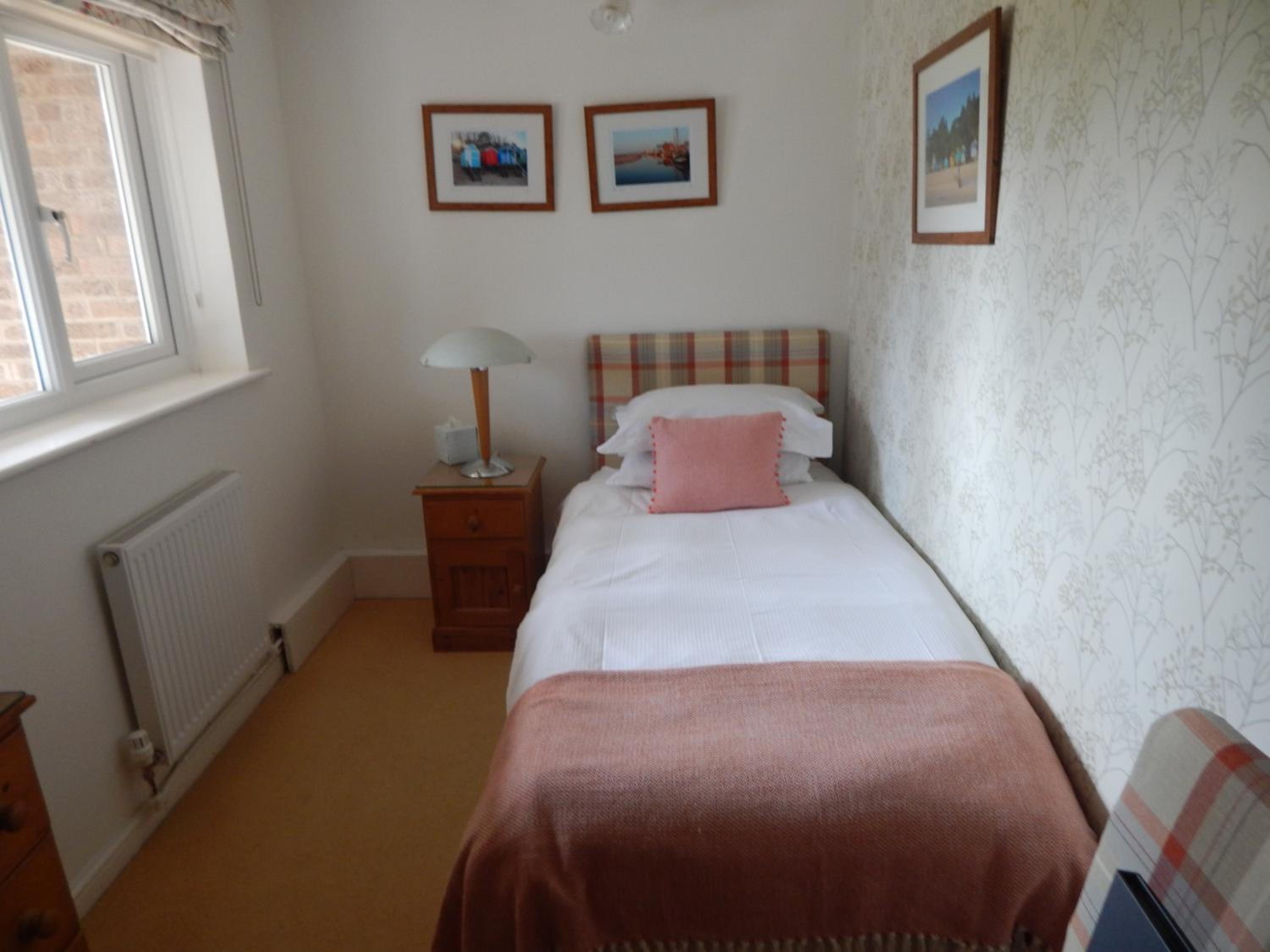 Single Room photo 3