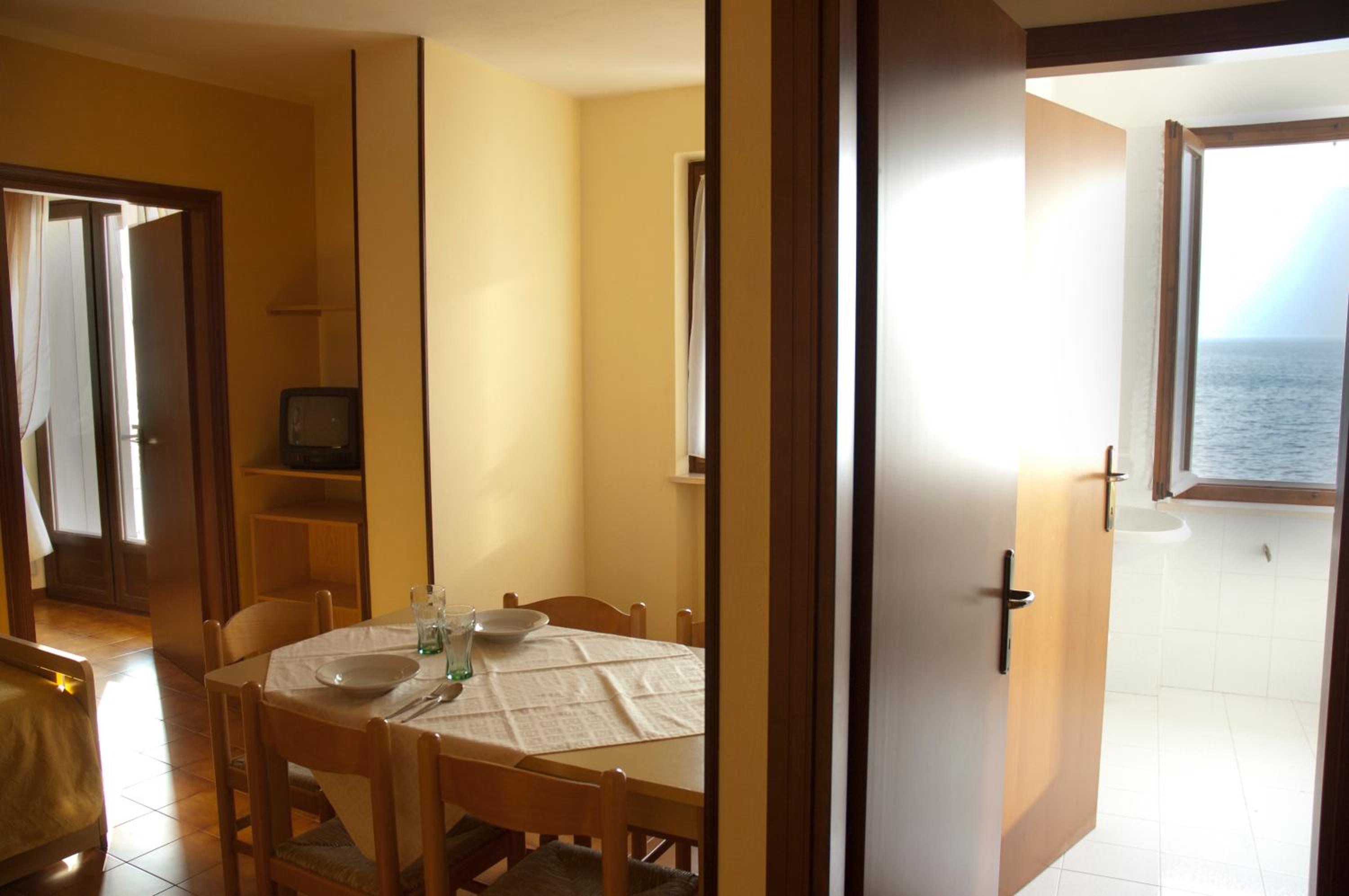 Apartment with Lake View photo 2