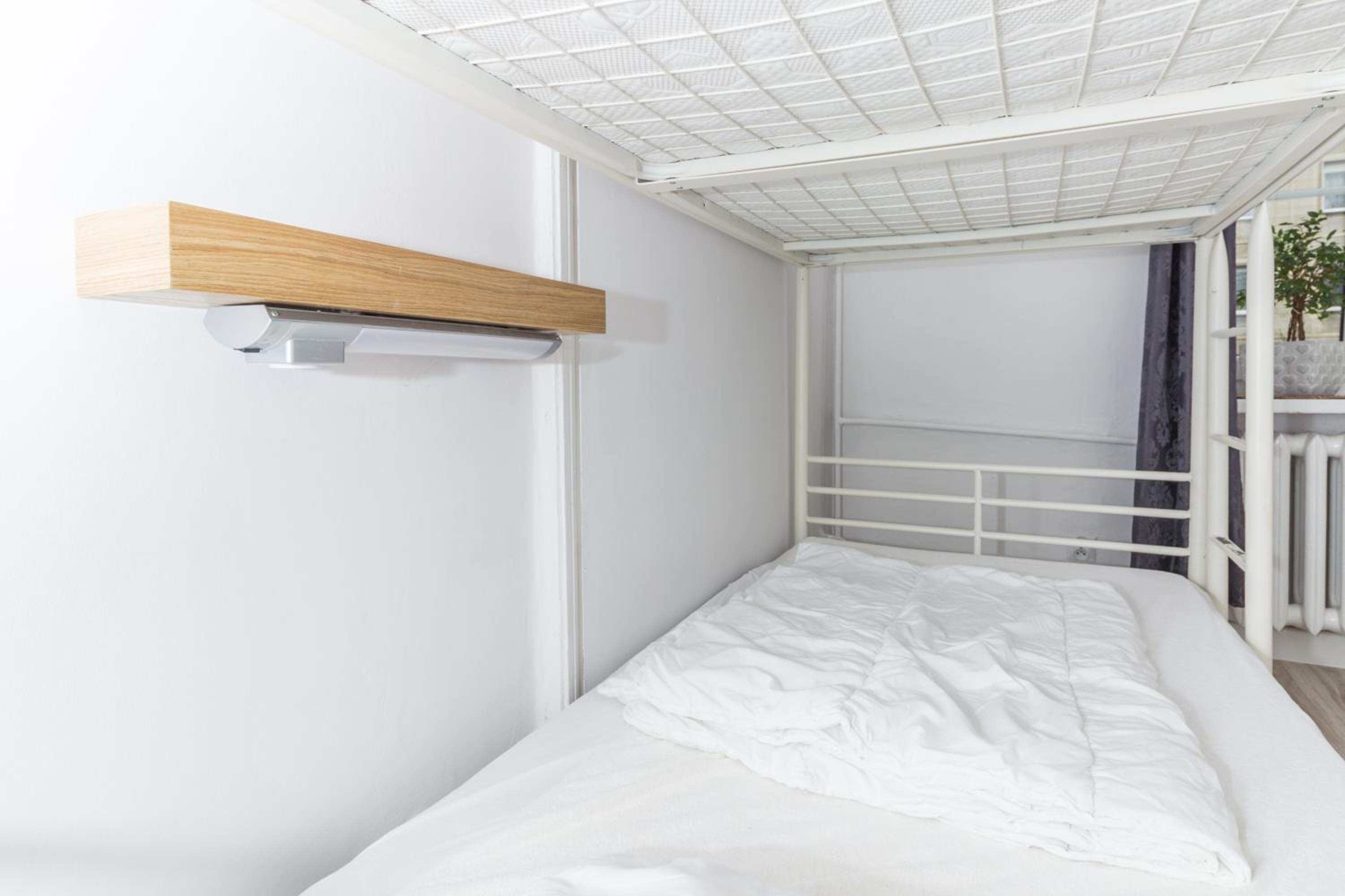 Bed in 8-Bed Mixed Dormitory Room