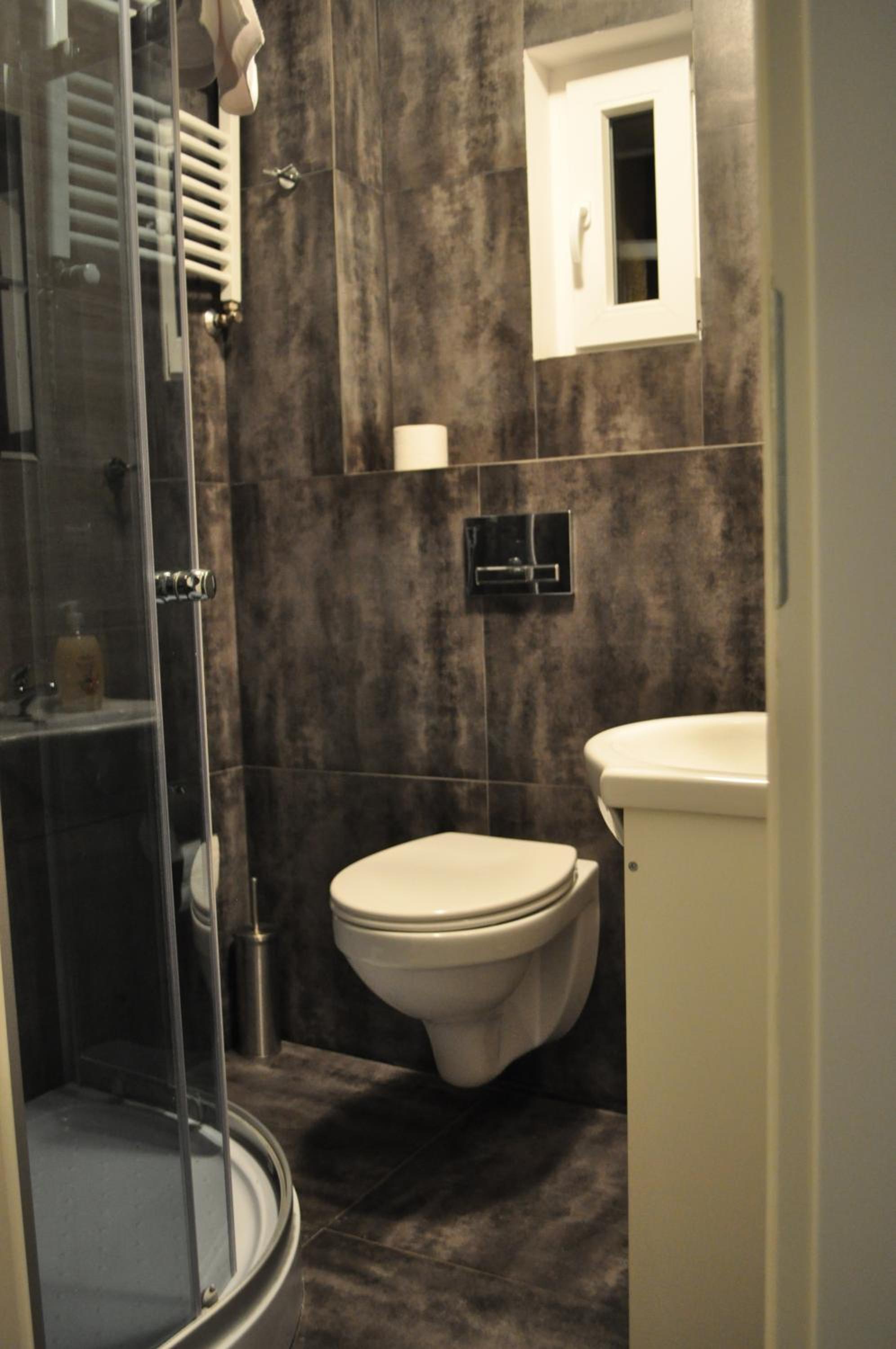Economy Triple Room - Photo 3