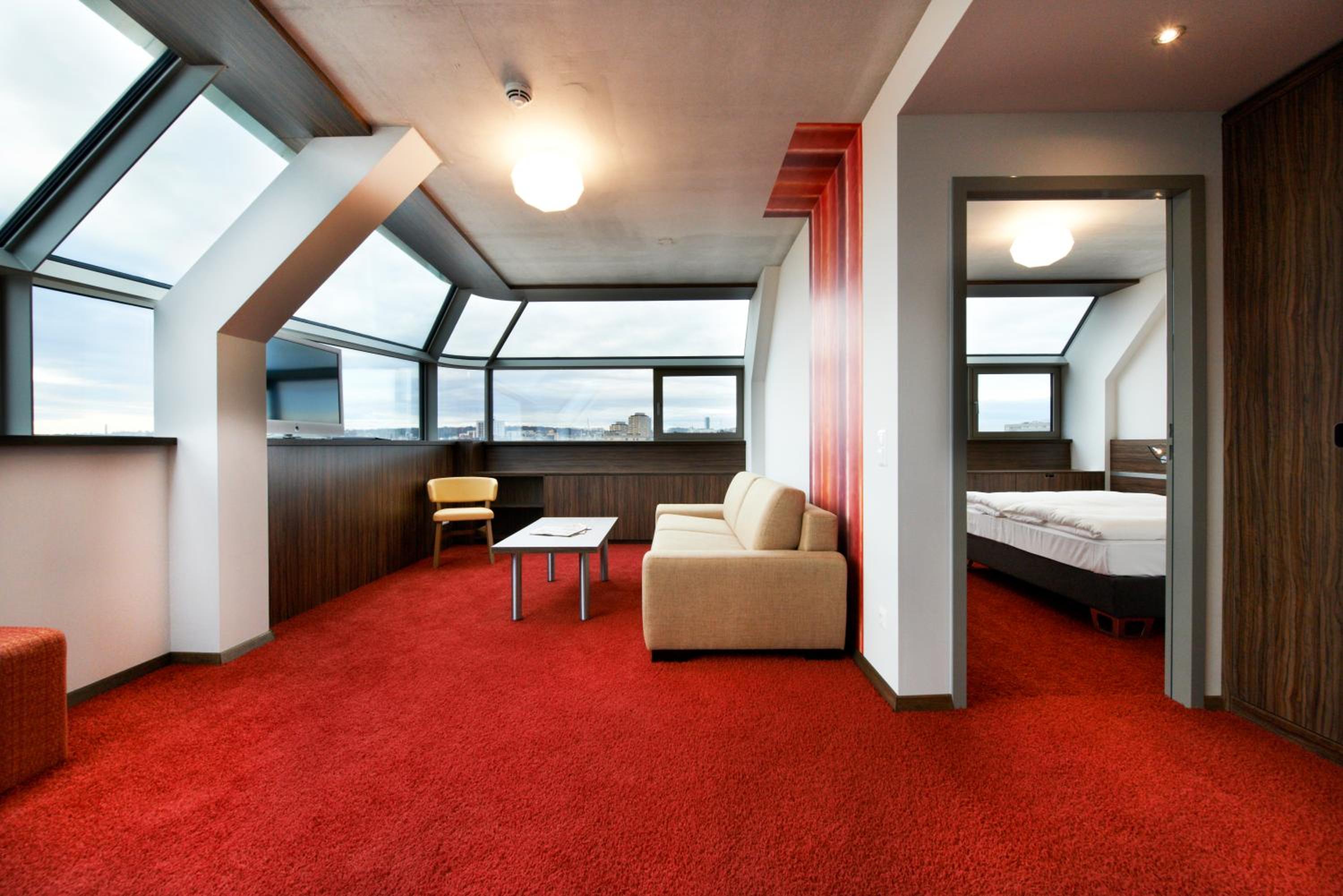 Suite photo 1
