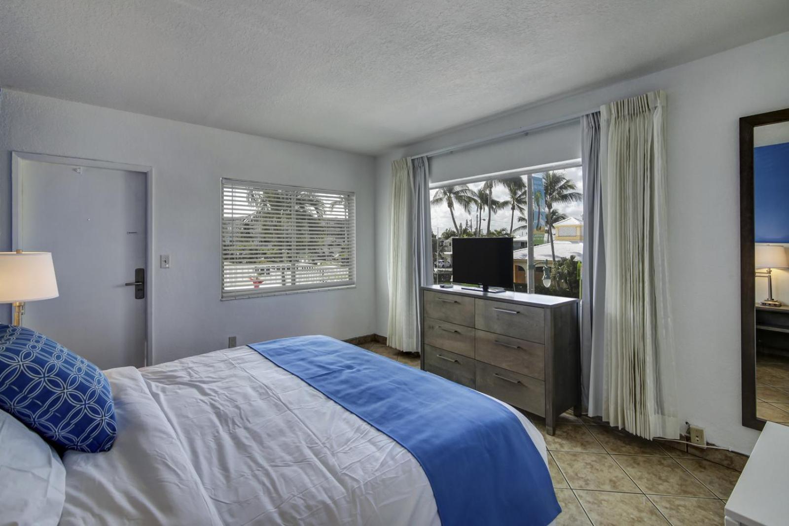 Standard King Room photo 3