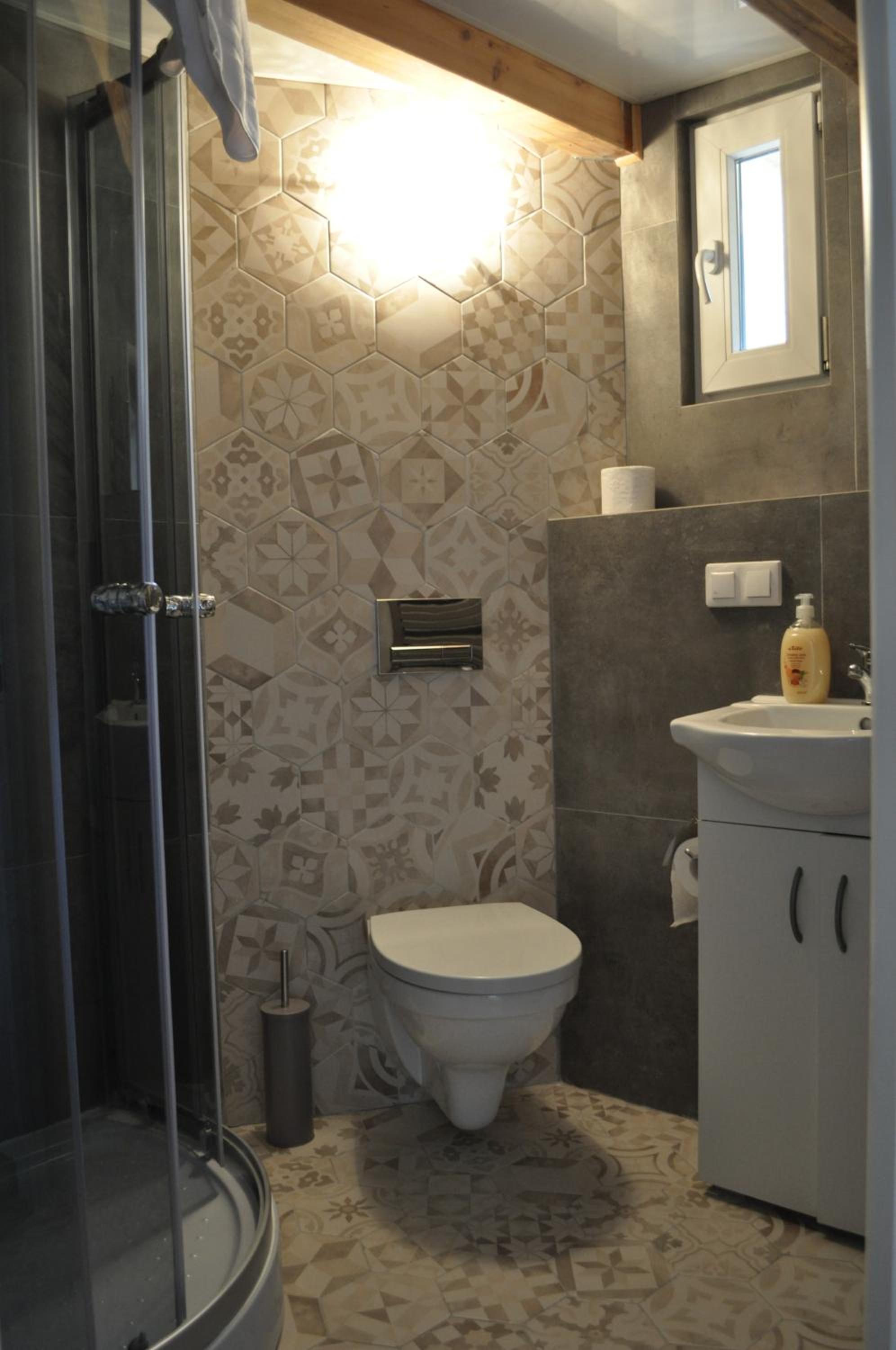 Large Double Room - Photo 2