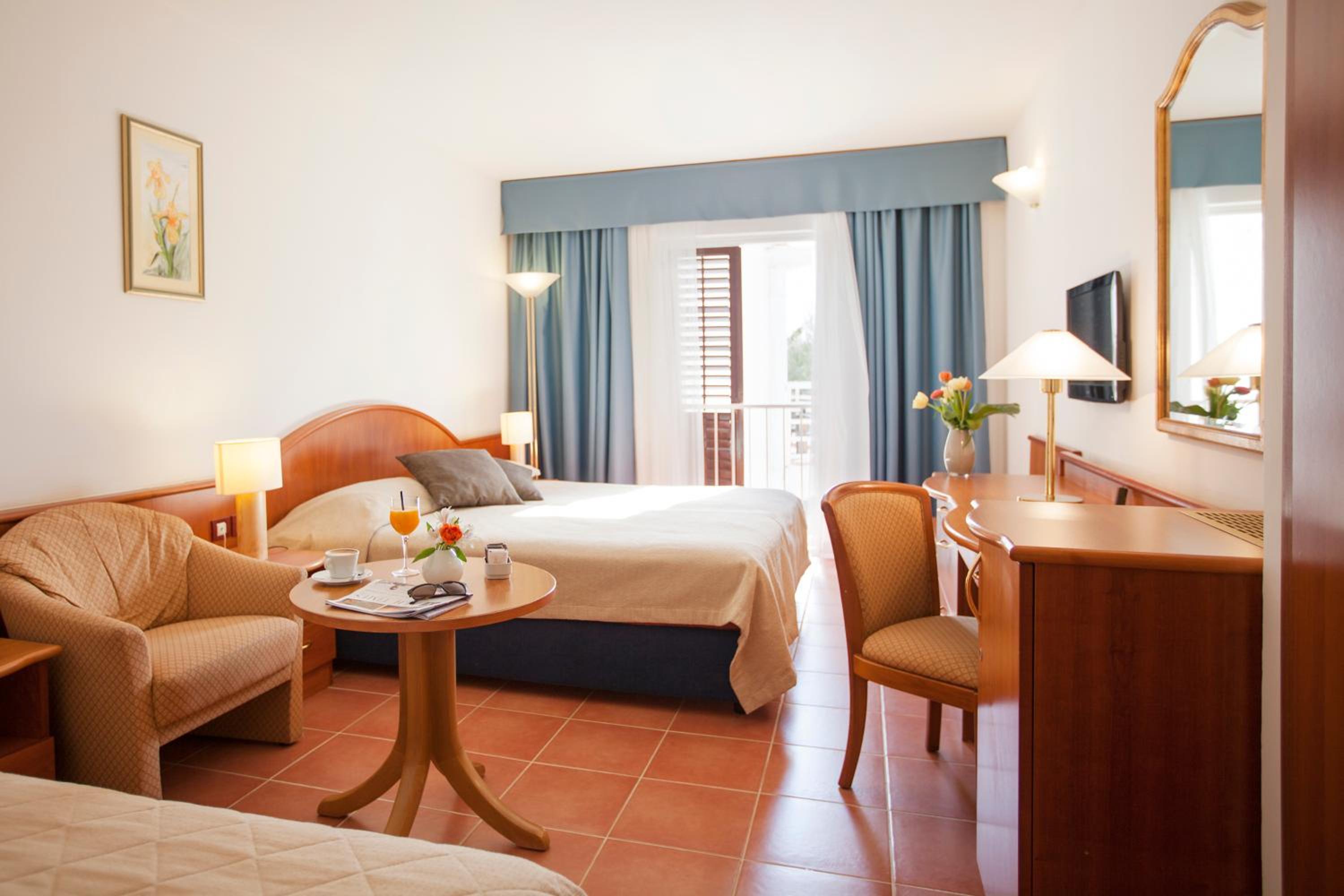 Superior Triple Room With Sea View photo 1