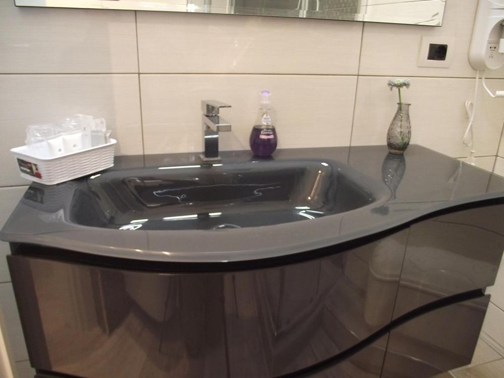 Double or Twin Room with Private Bathroom - Photo 5