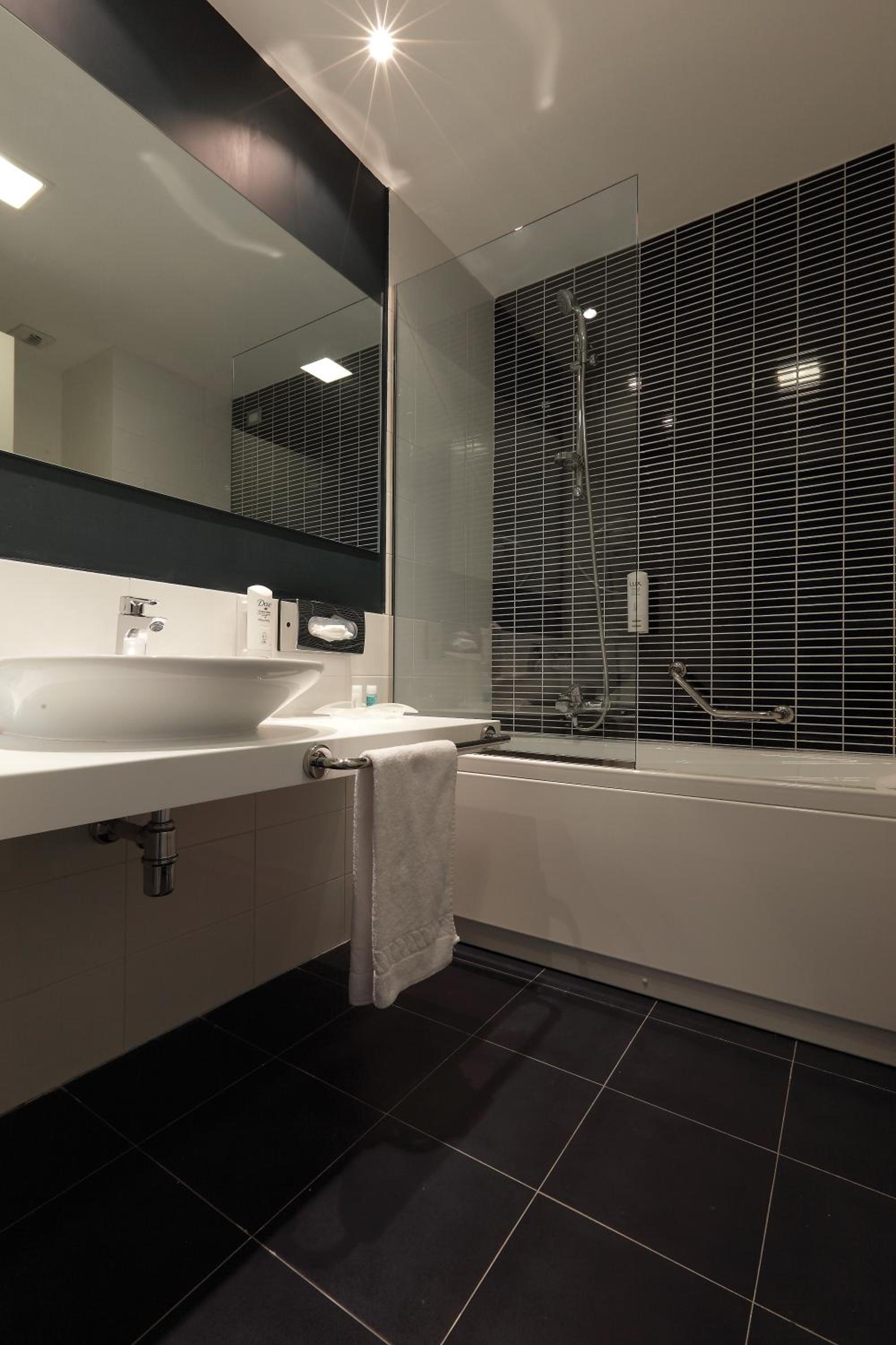 Standard Room - Photo 7