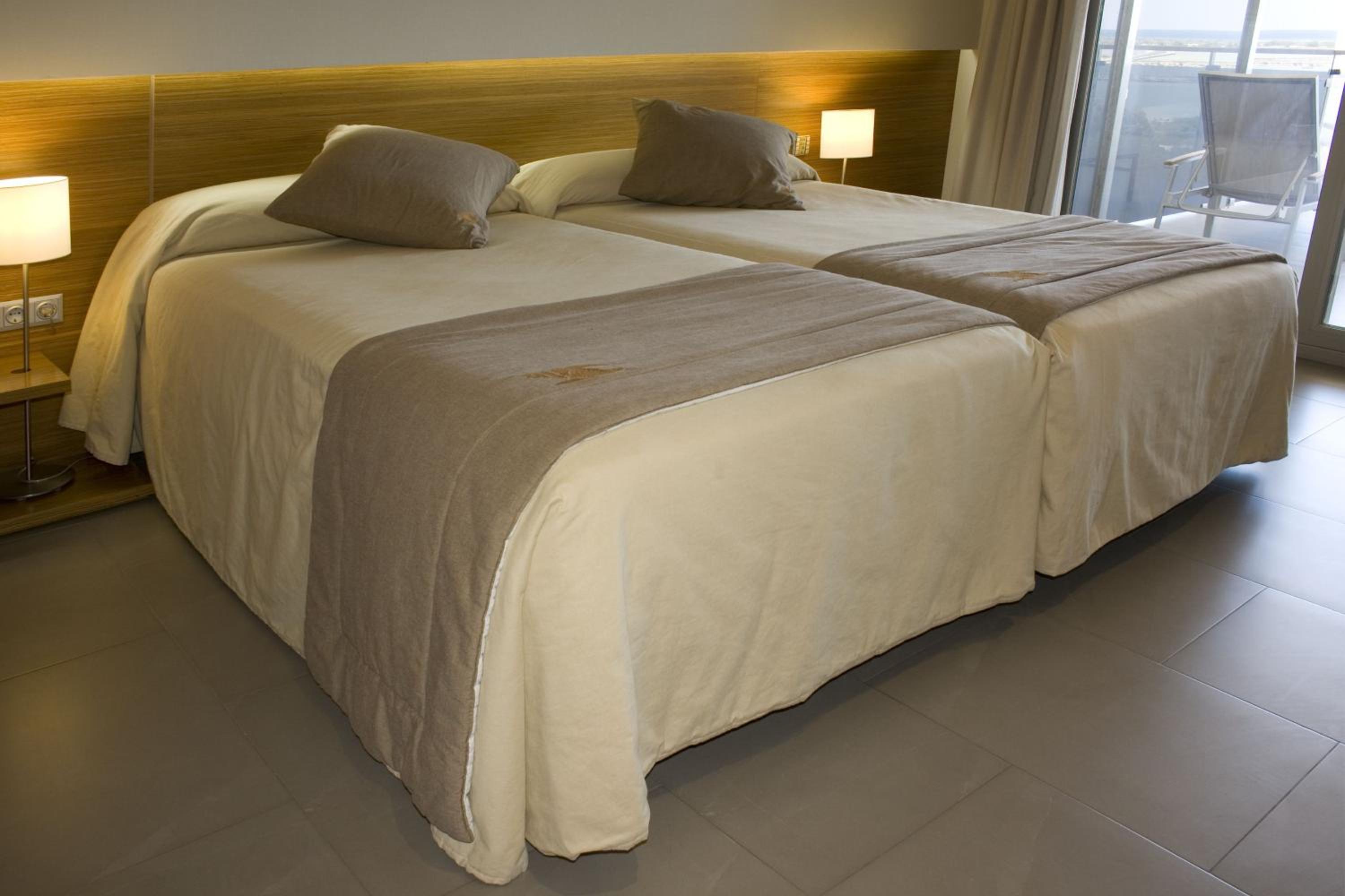 Triple Room (3 Adults) - Photo 5