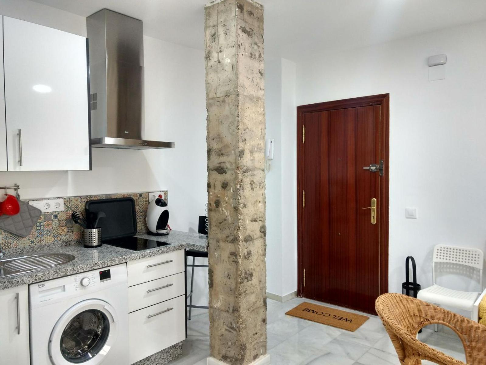 One-Bedroom Apartment - Photo 8