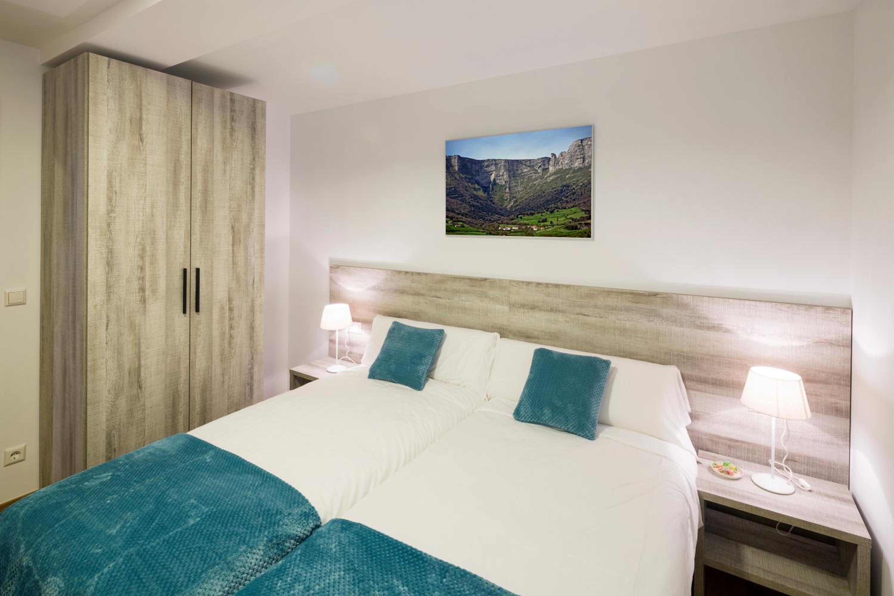 Two-Bedroom Apartment with Plaza View photo 2