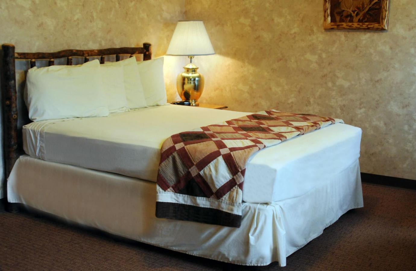 Queen Room photo 3