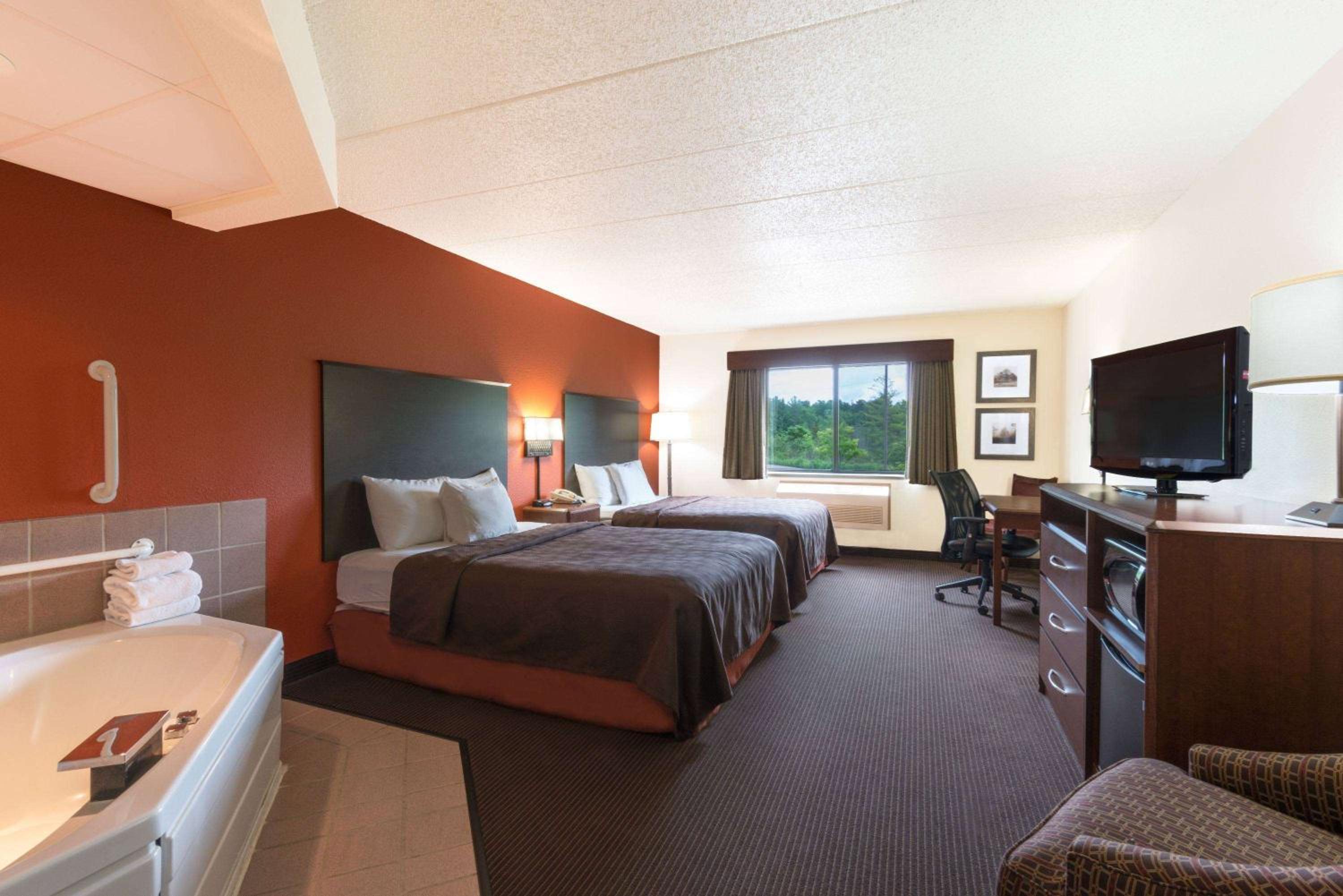 2 Queen Beds, Studio Suite, Non-Smoking photo 3