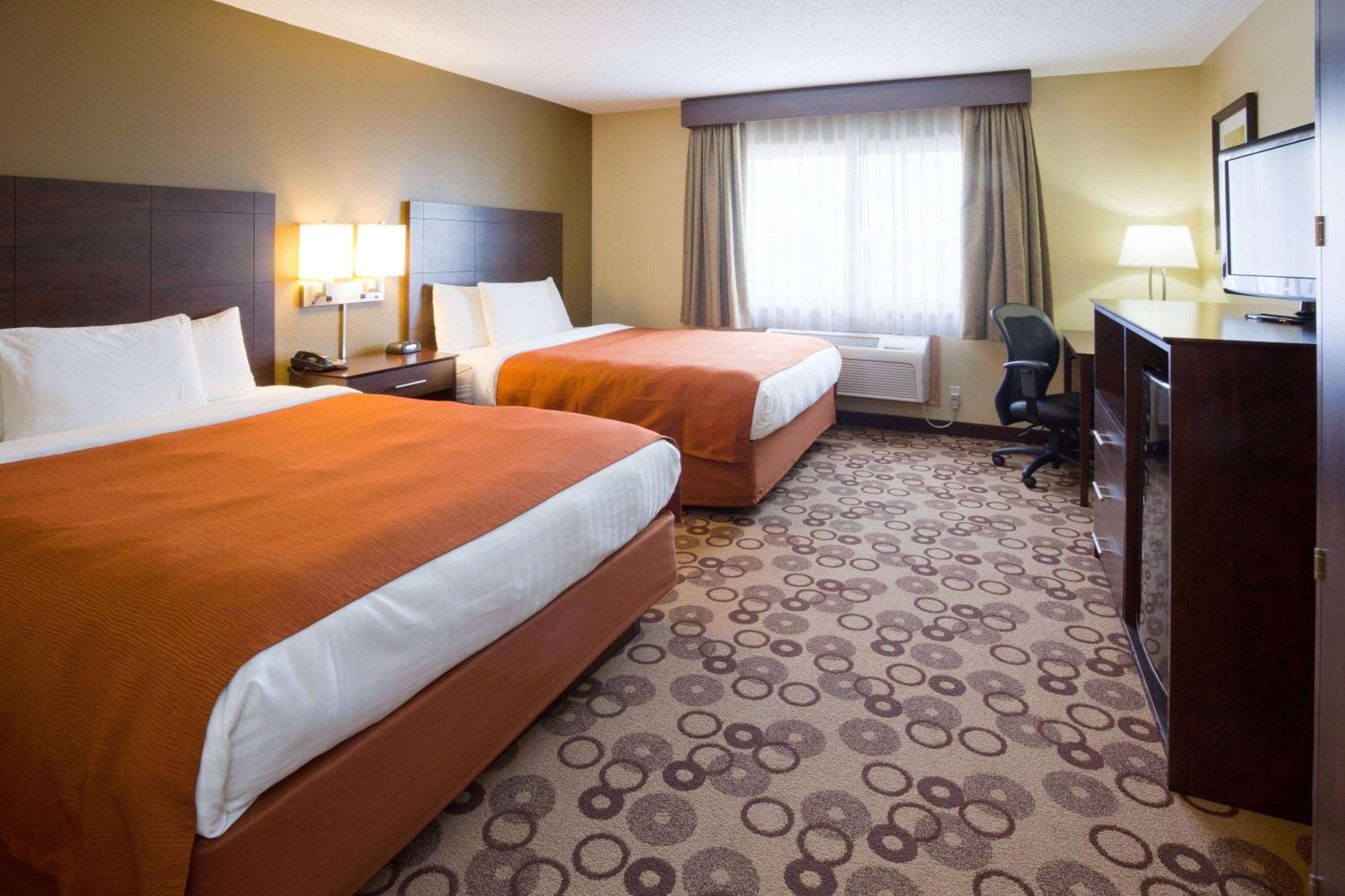 Queen Room with Two Queen Beds - Non-Smoking - Photo 1