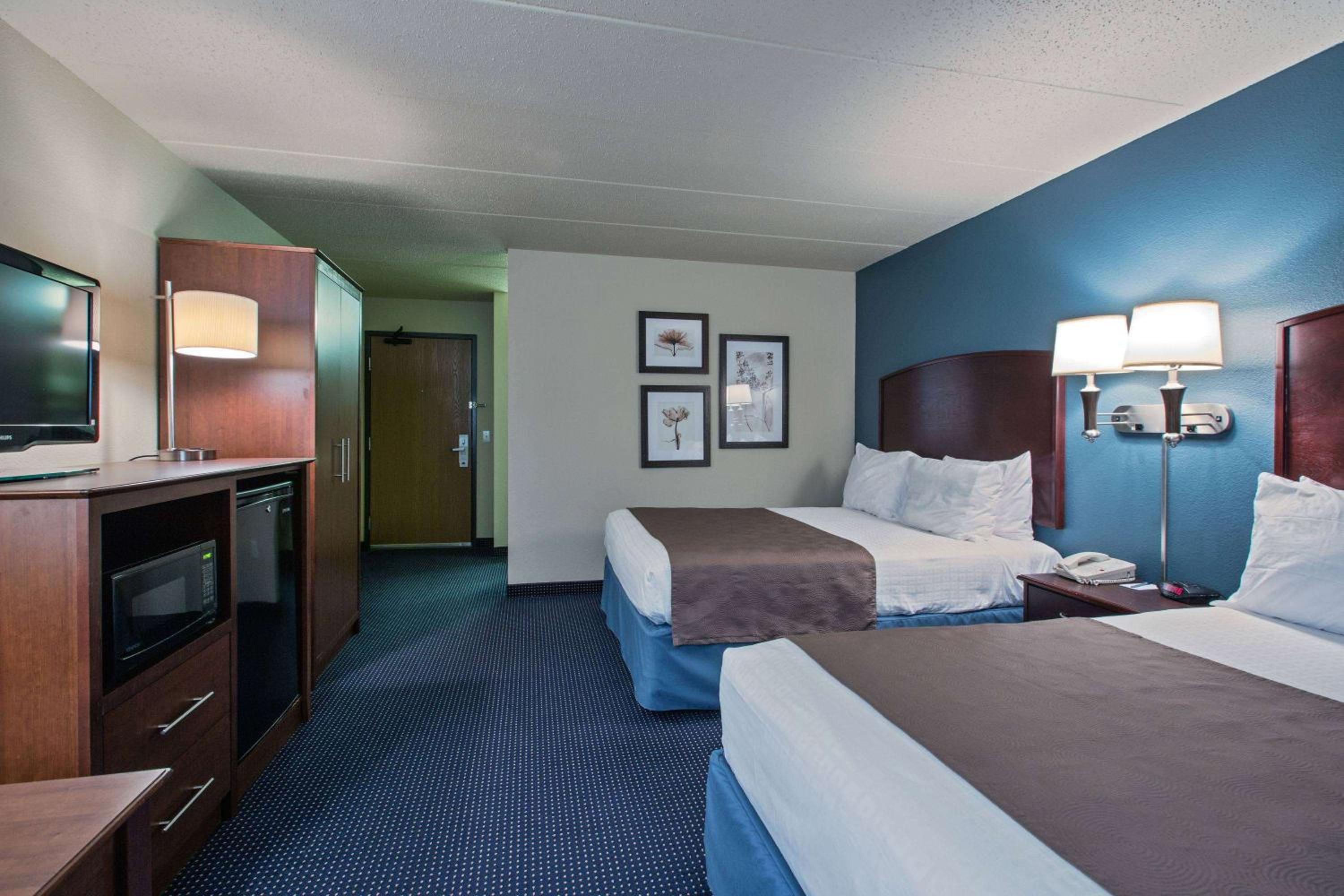 Superior Queen Room with Two Queen Beds - Non-Smoking photo 1