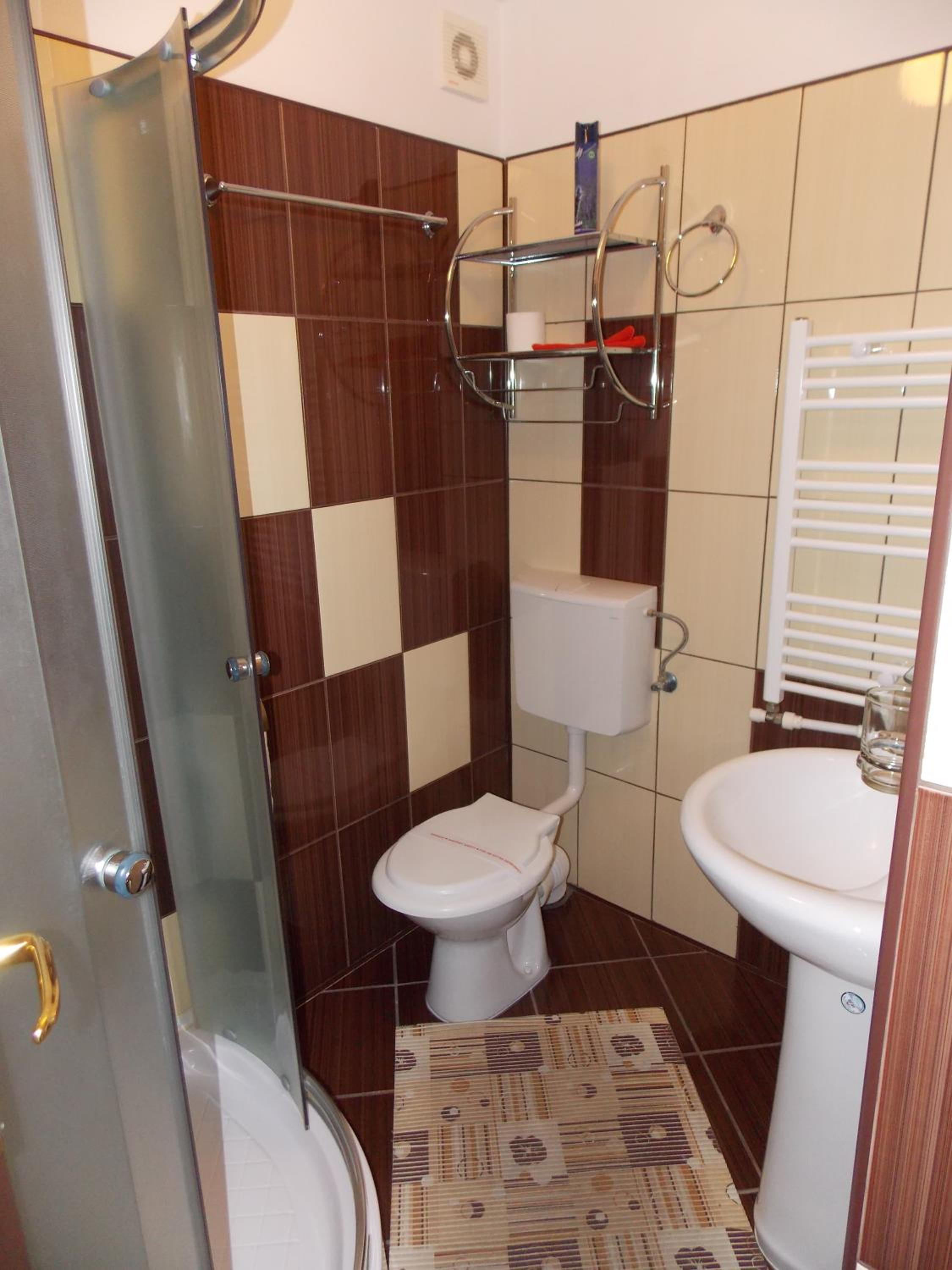 Double Room - Photo 13