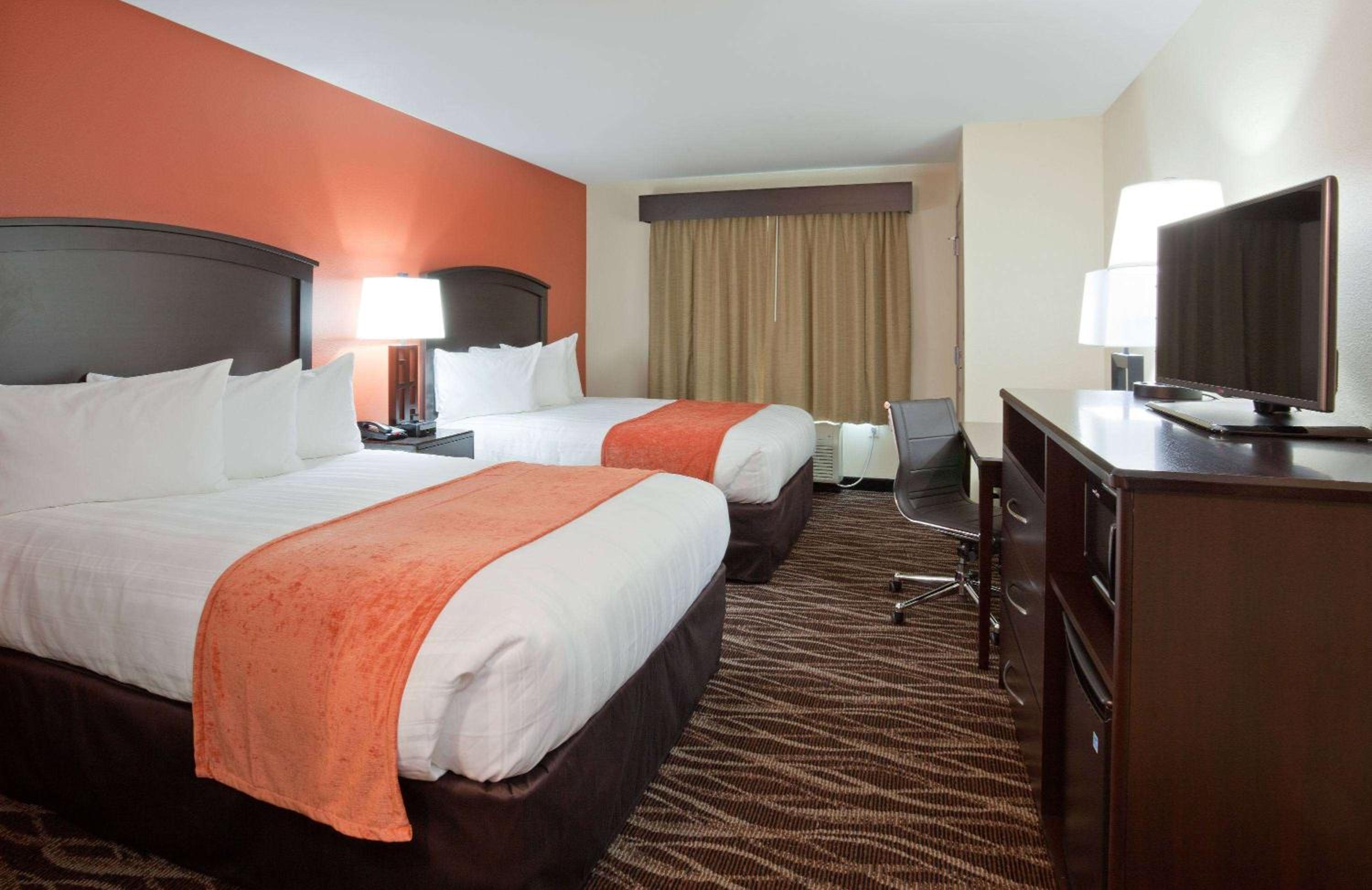 Queen Room with Two Queen Beds - Non-Smoking