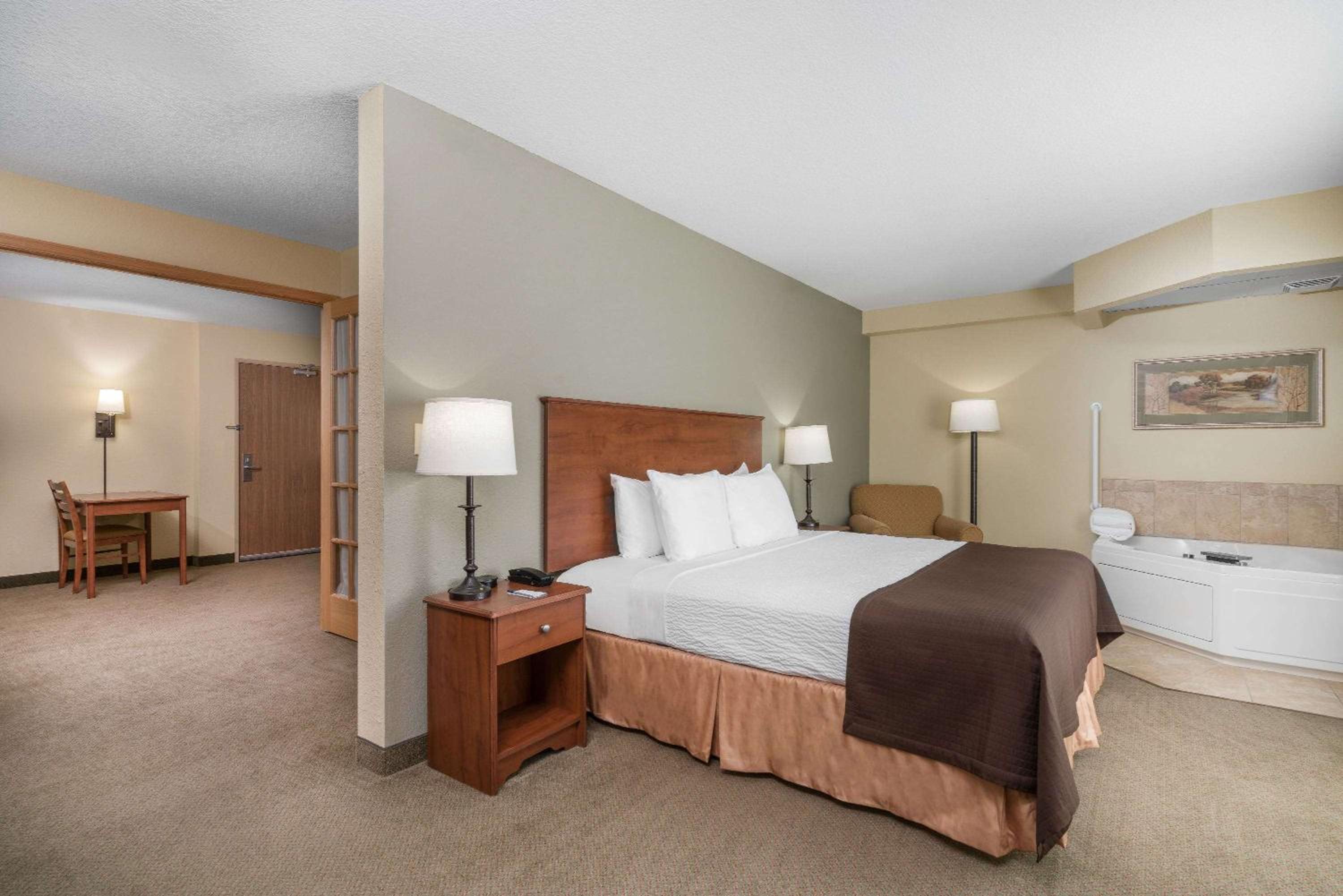 Superior King Studio Suite - Non-Smoking