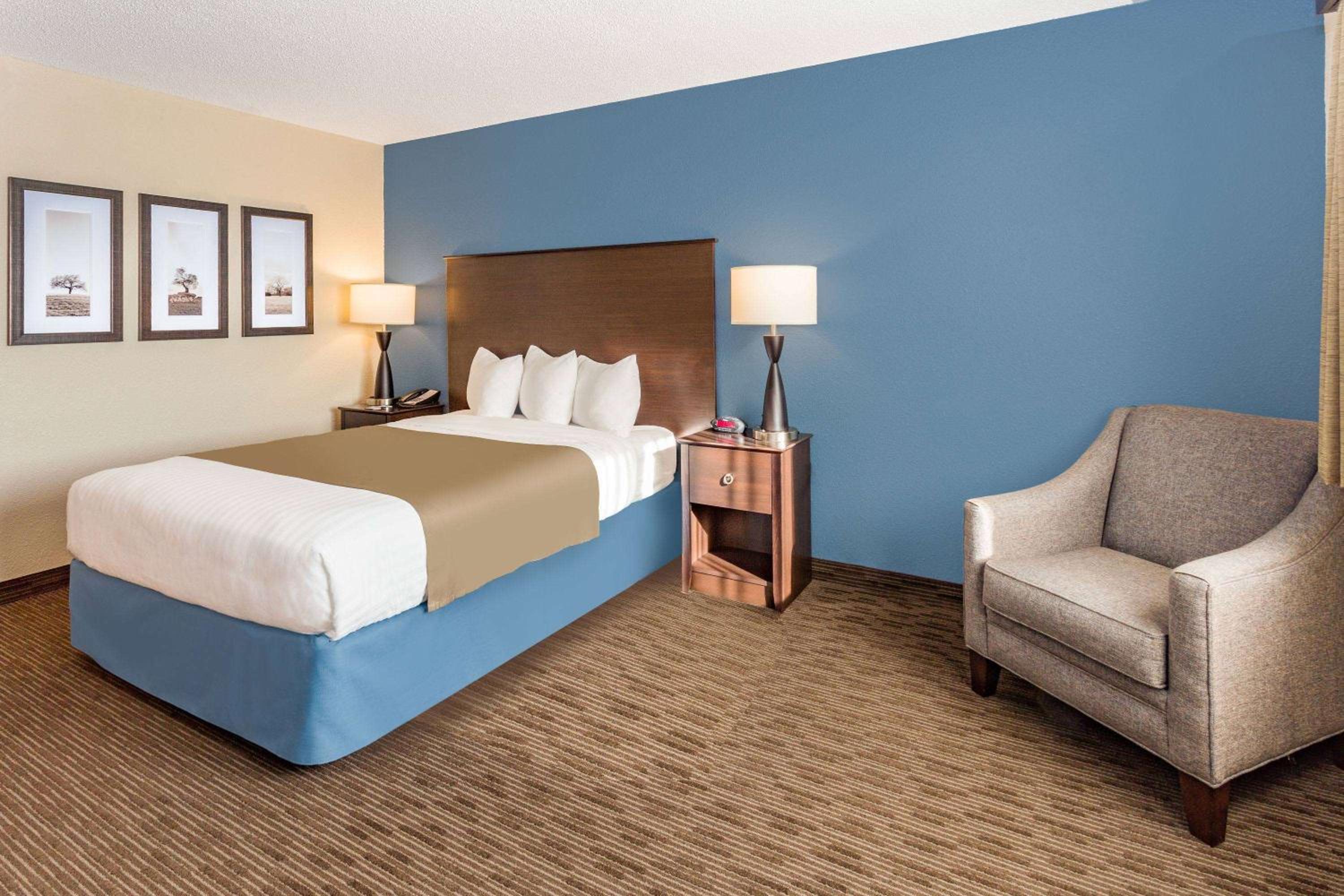 Queen Room - Mobility Access/Non-Smoking