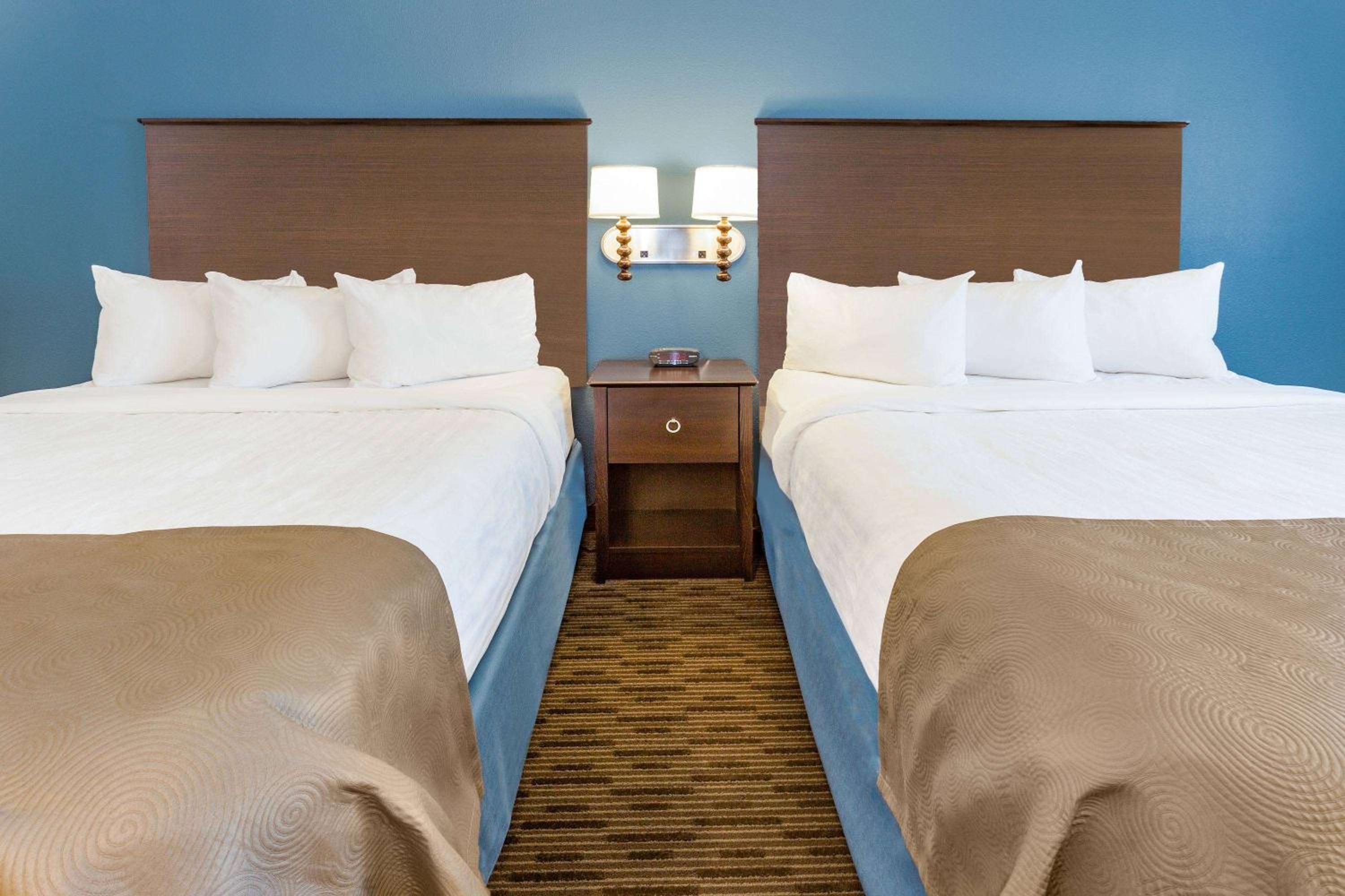 Queen Room with Two Queen Beds - Non-Smoking