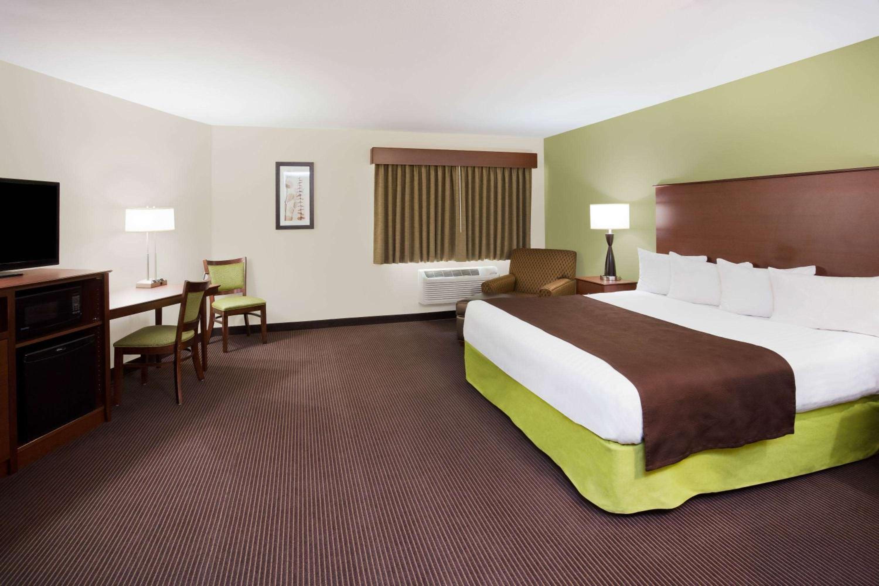 King Room - Mobility Access/Non-Smoking photo 2