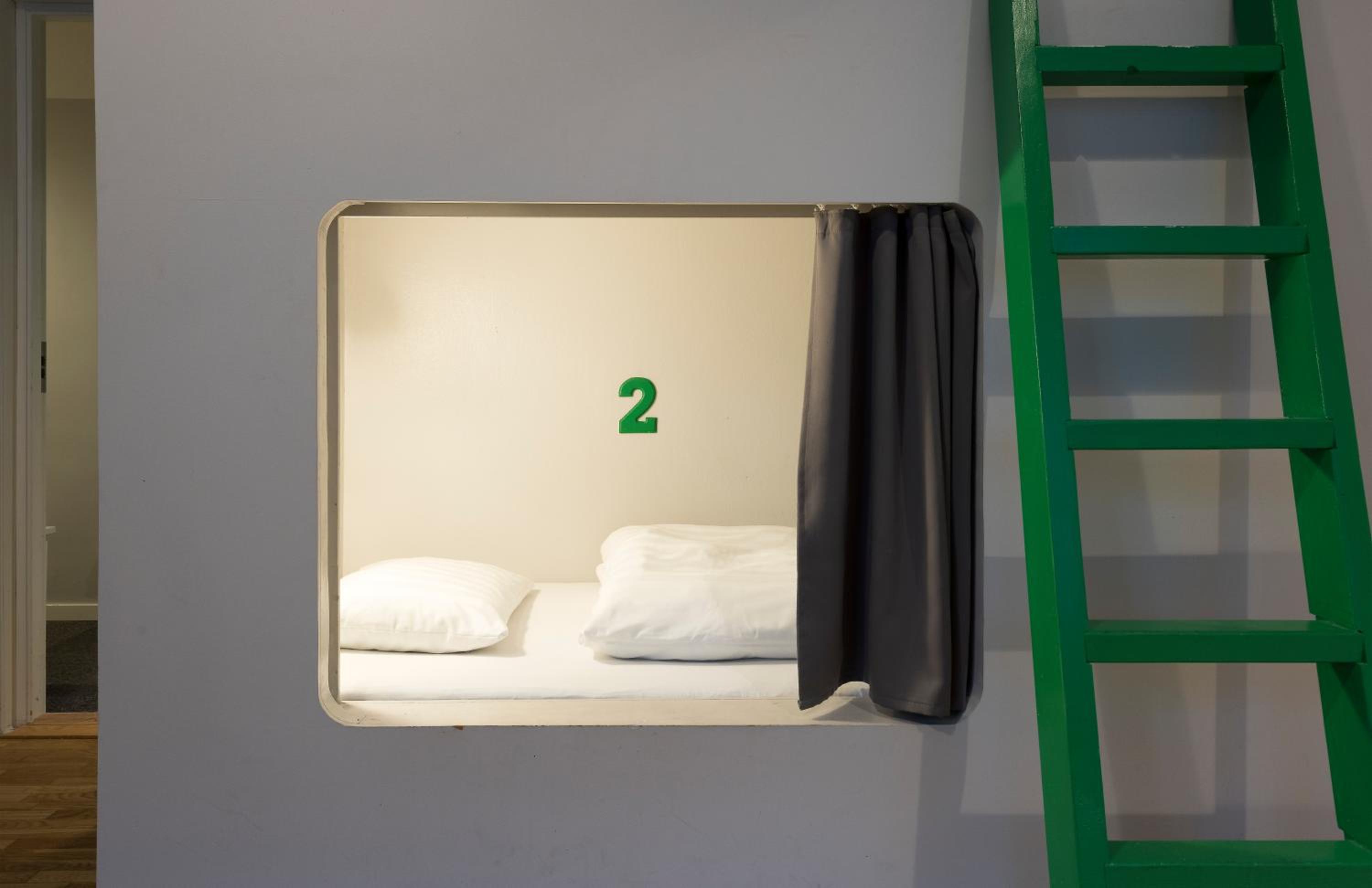 Twin Room with Shared Bathroom photo 1