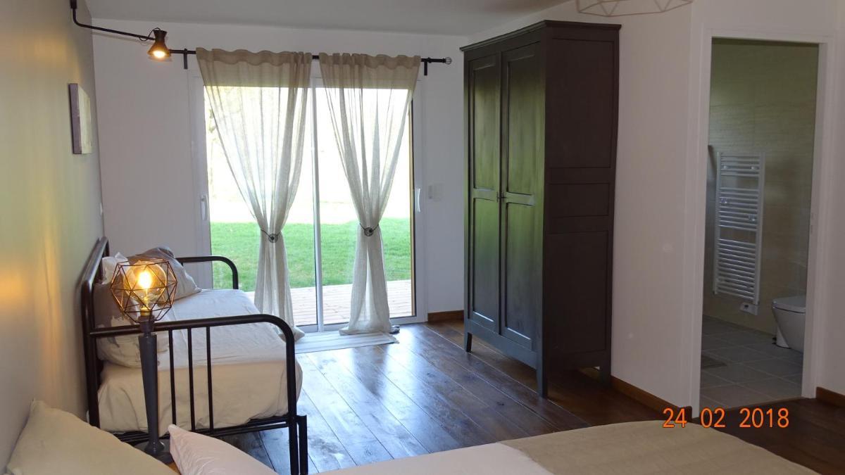 Family Room with Shower photo 3