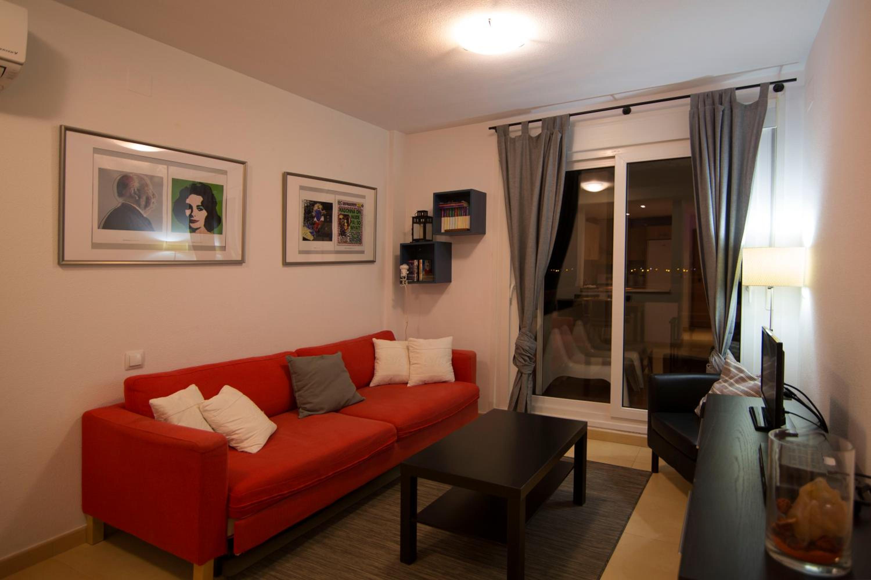 Apartamento con vista a la piscina