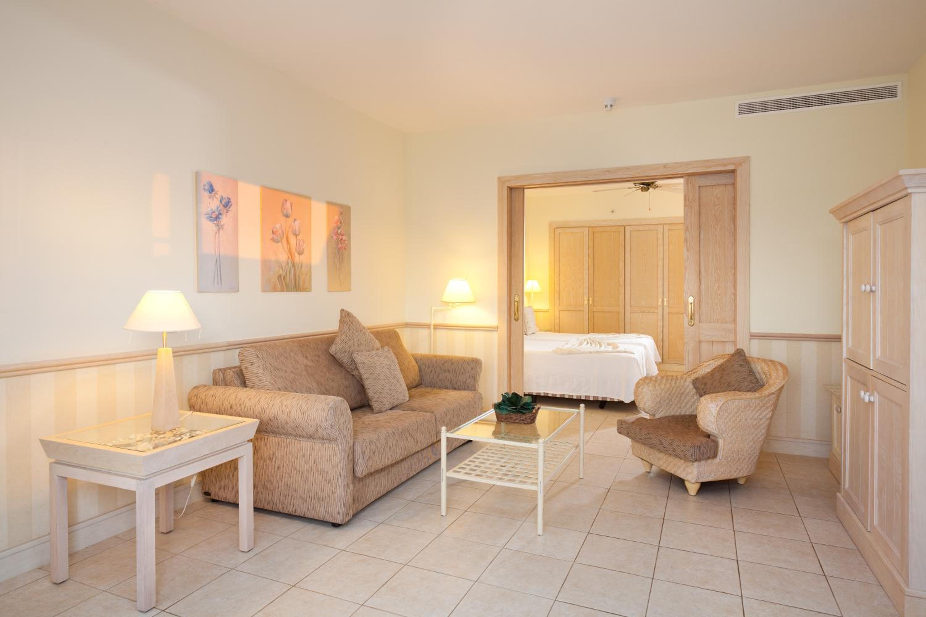 Habitación Familiar Superior (2 adultos + 1 niño) Habitación Familiar Superior (2 adultos + 1 niño)