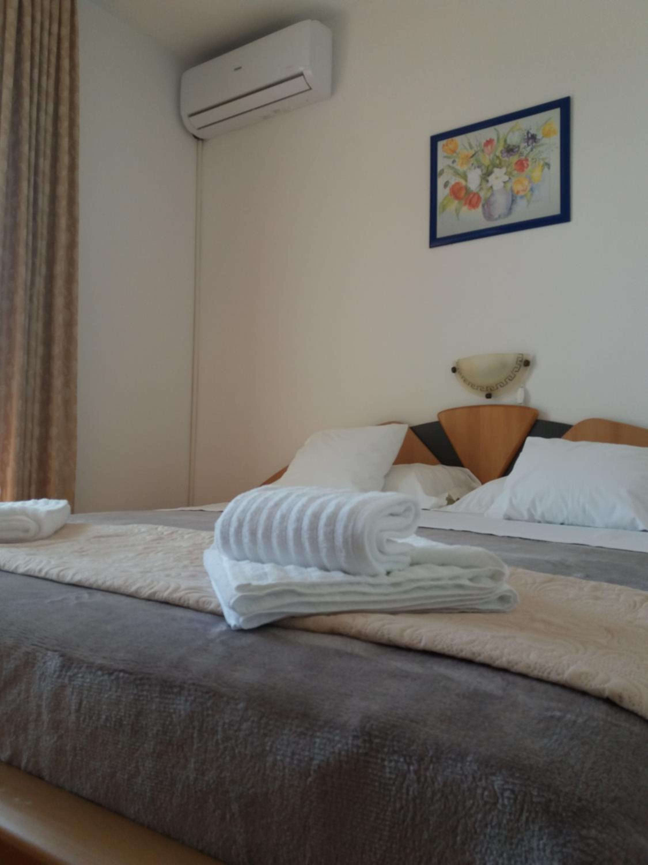 Double Room with Private Bathroom and Sea View - Photo 5