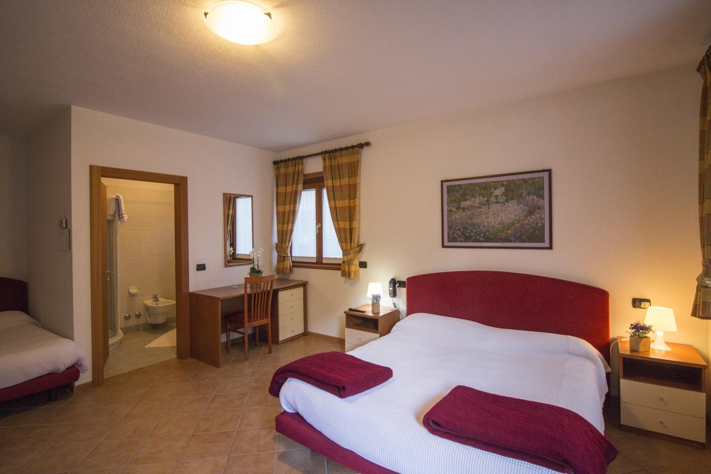 Double Room - Photo 21