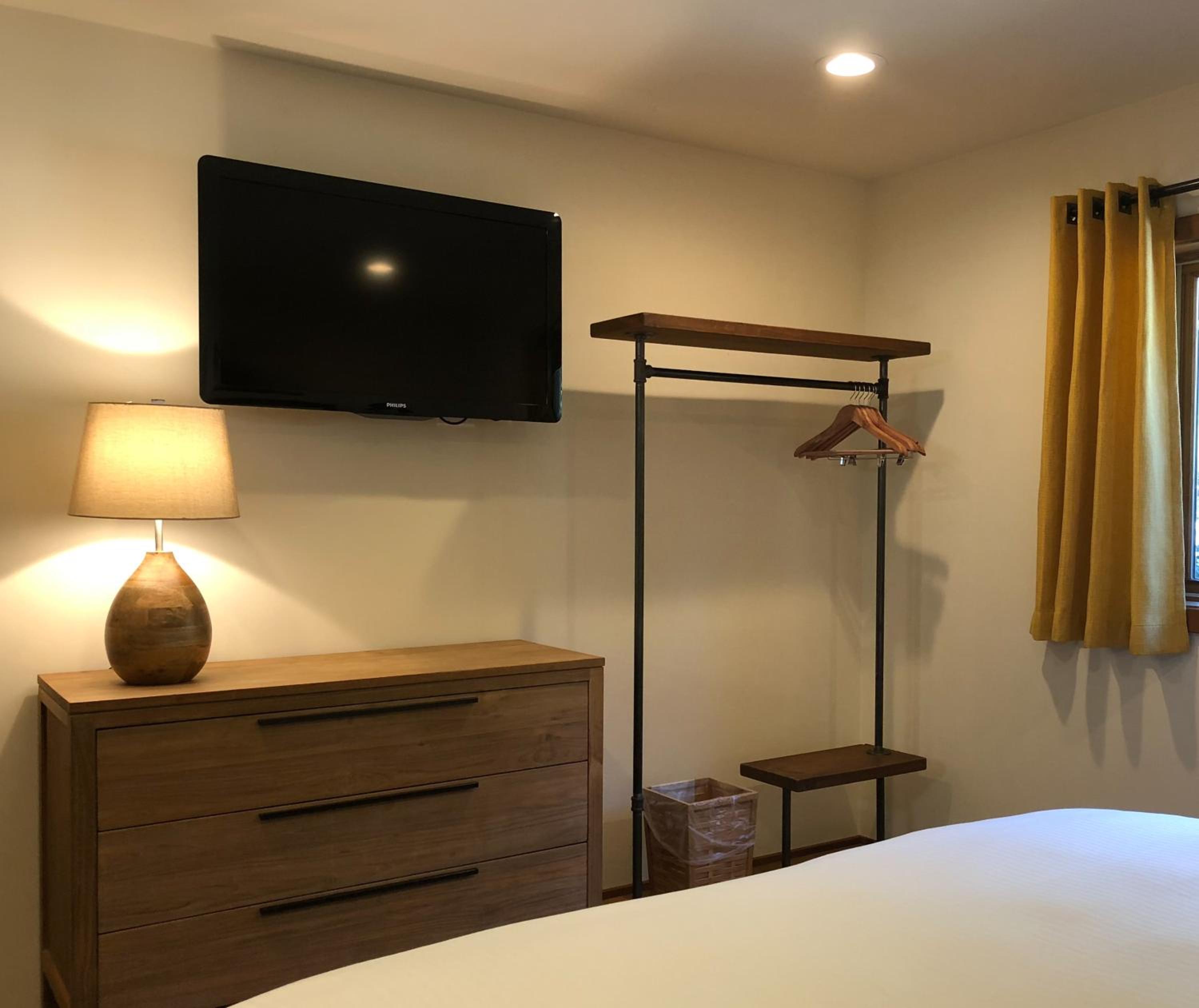 Deluxe Suite ADA photo 1