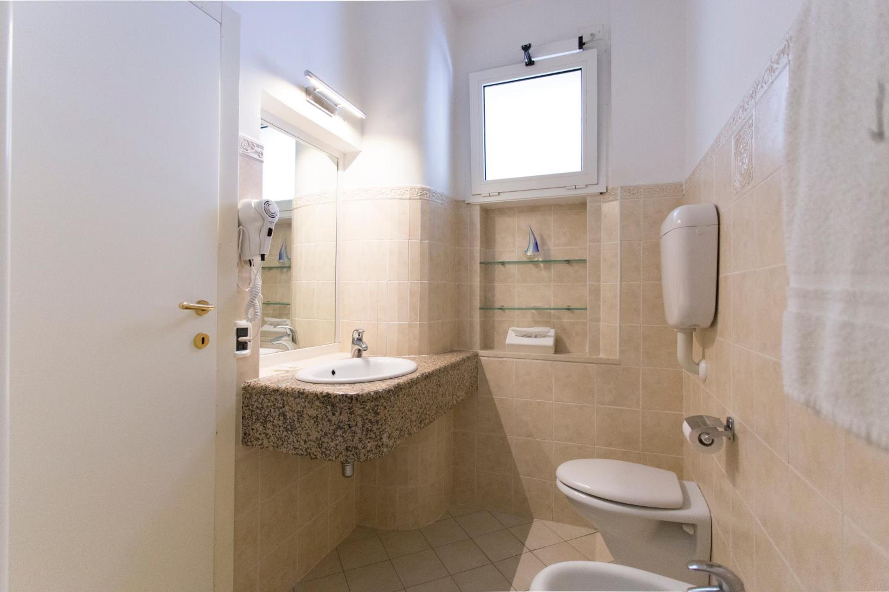 Triple Room - Photo 1
