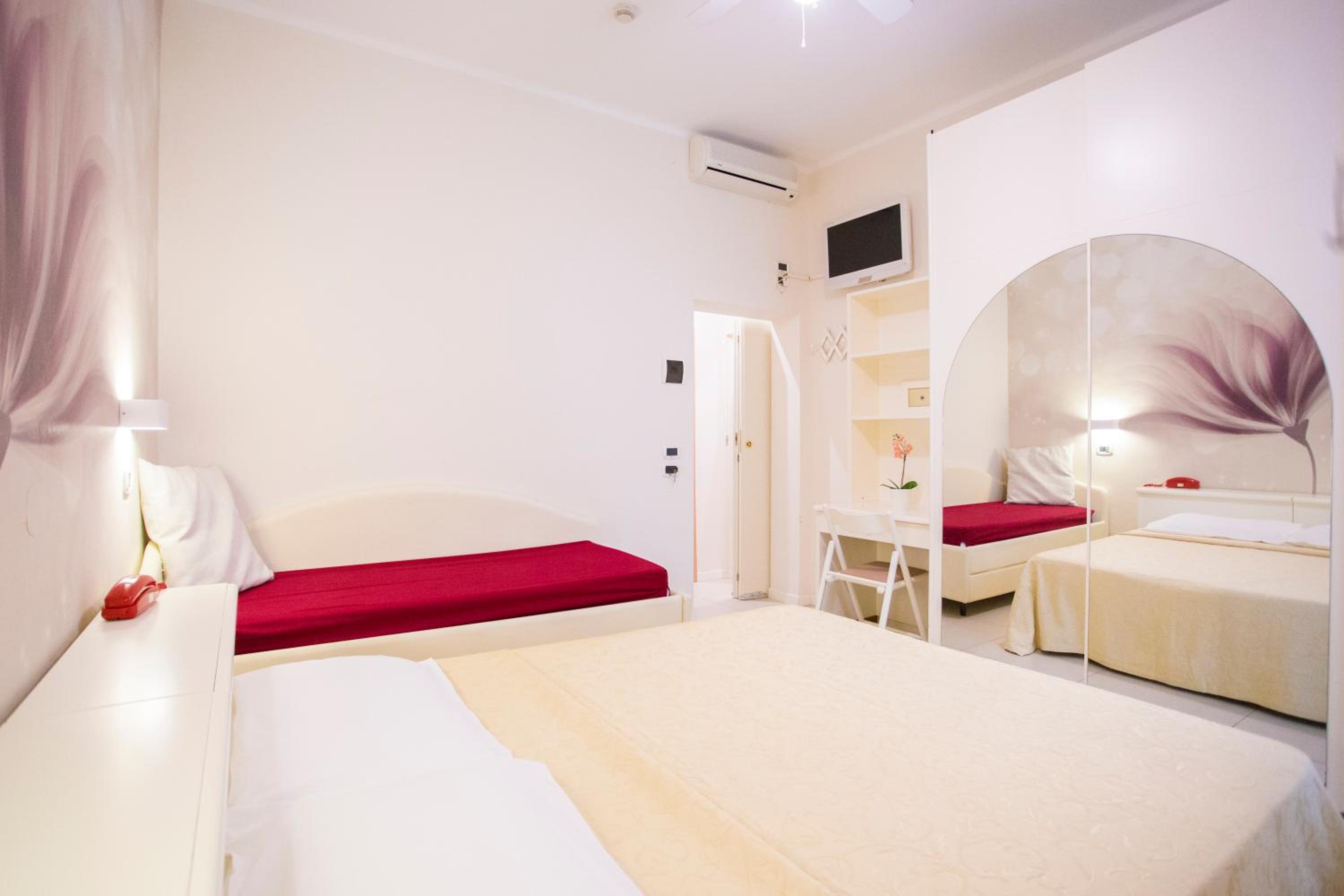Triple Room - Photo 2