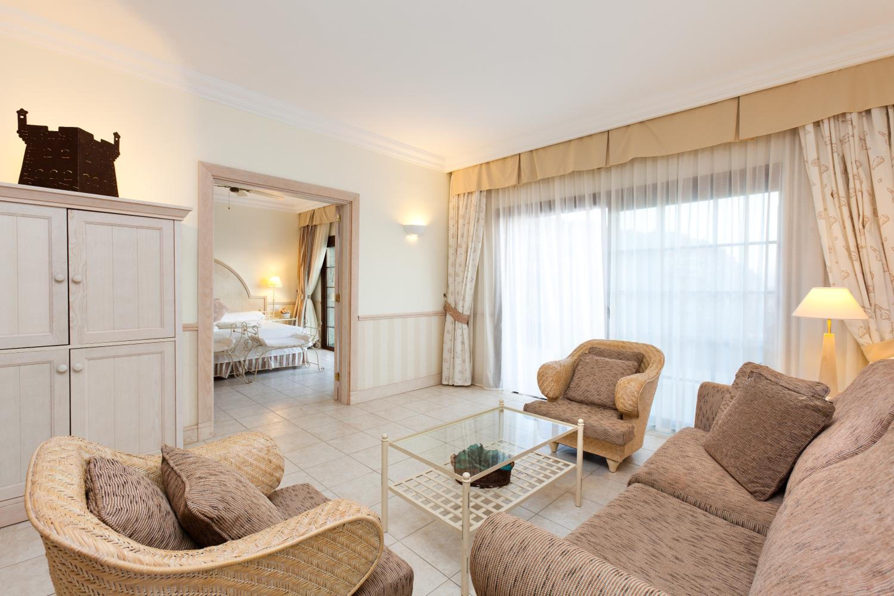 Suite Senior con Vista al Mar (2 Adultos) Suite Senior con Vista al Mar (2 Adultos)