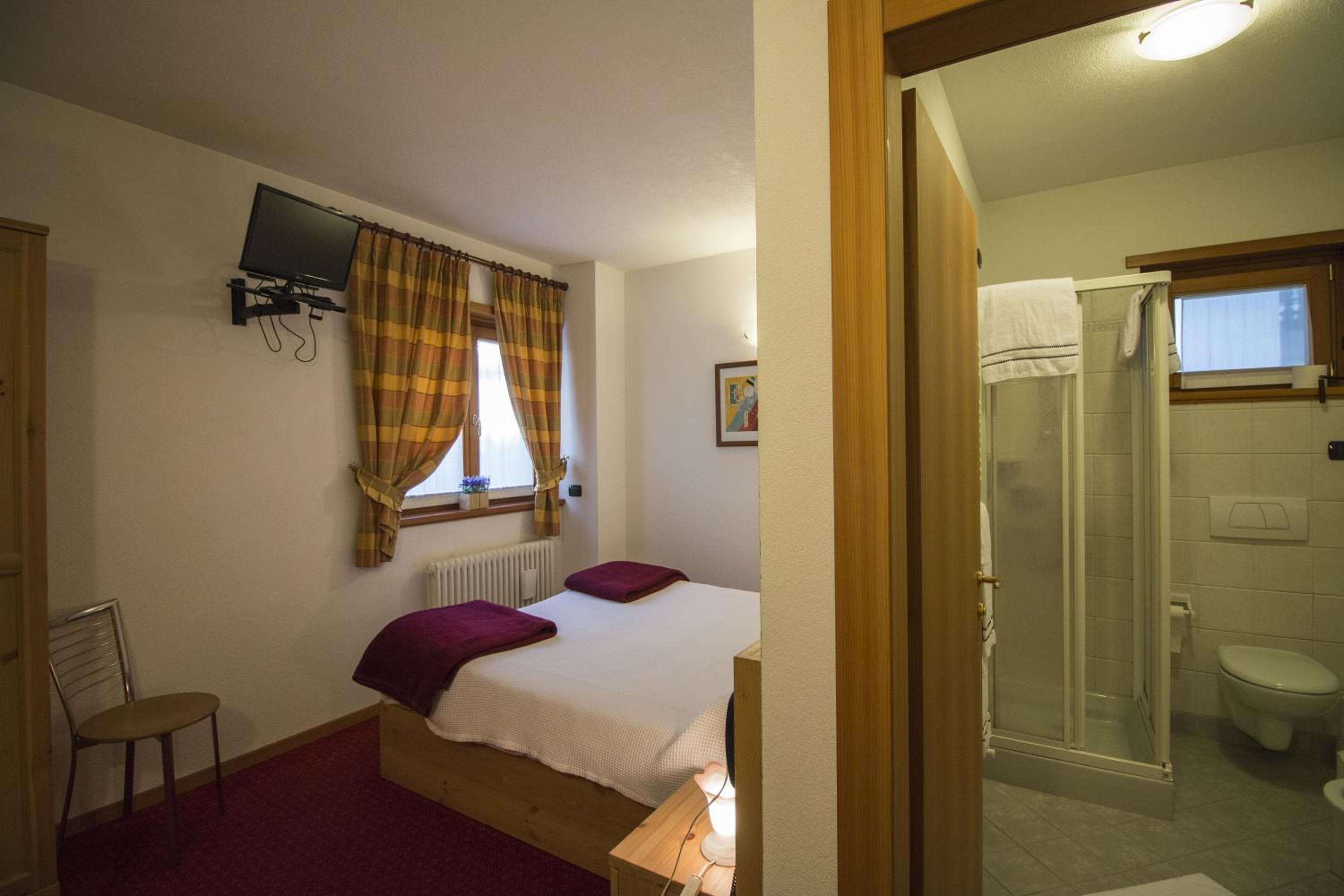 Double Room - Photo 2
