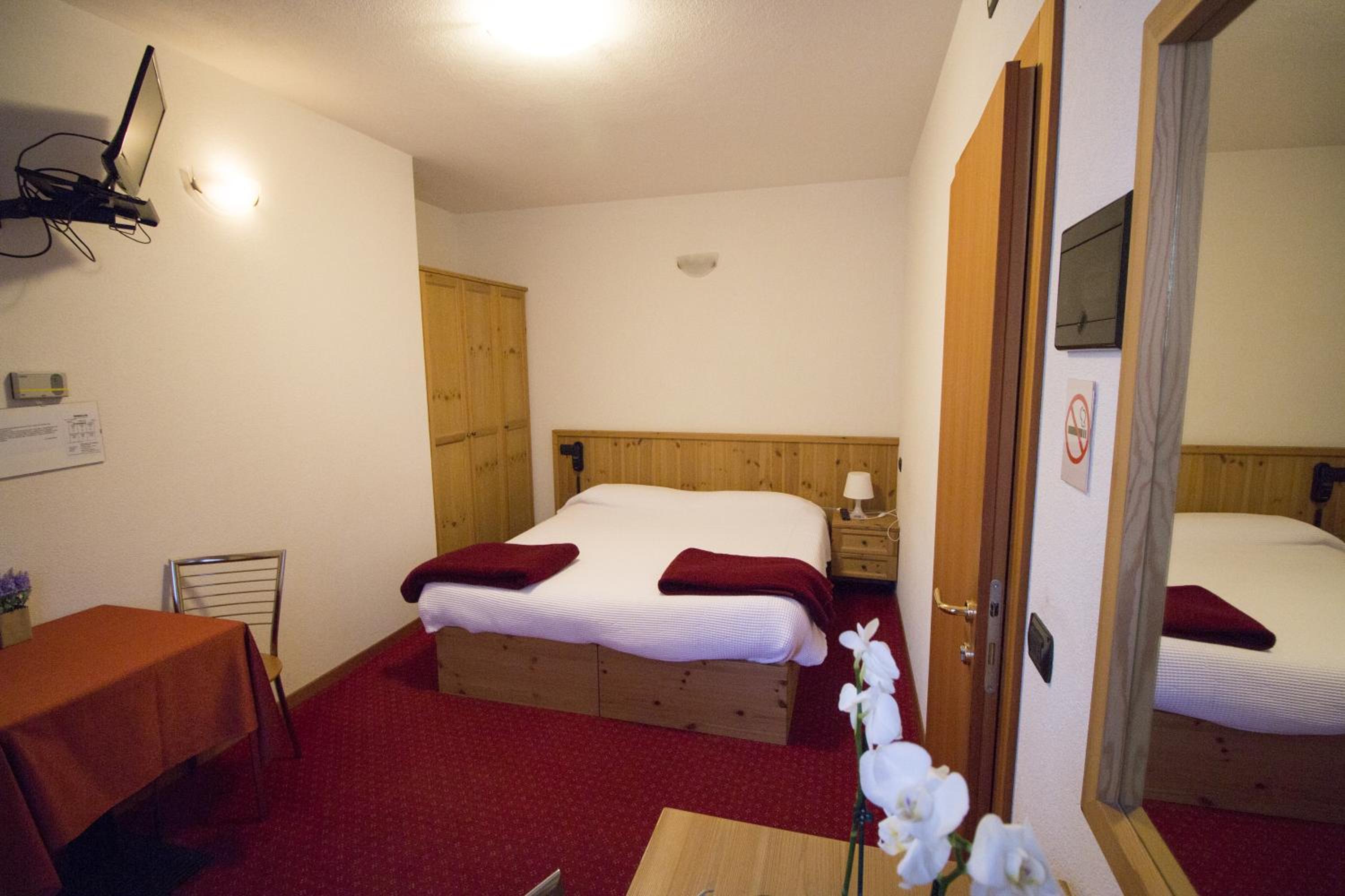 Double Room - Photo 4